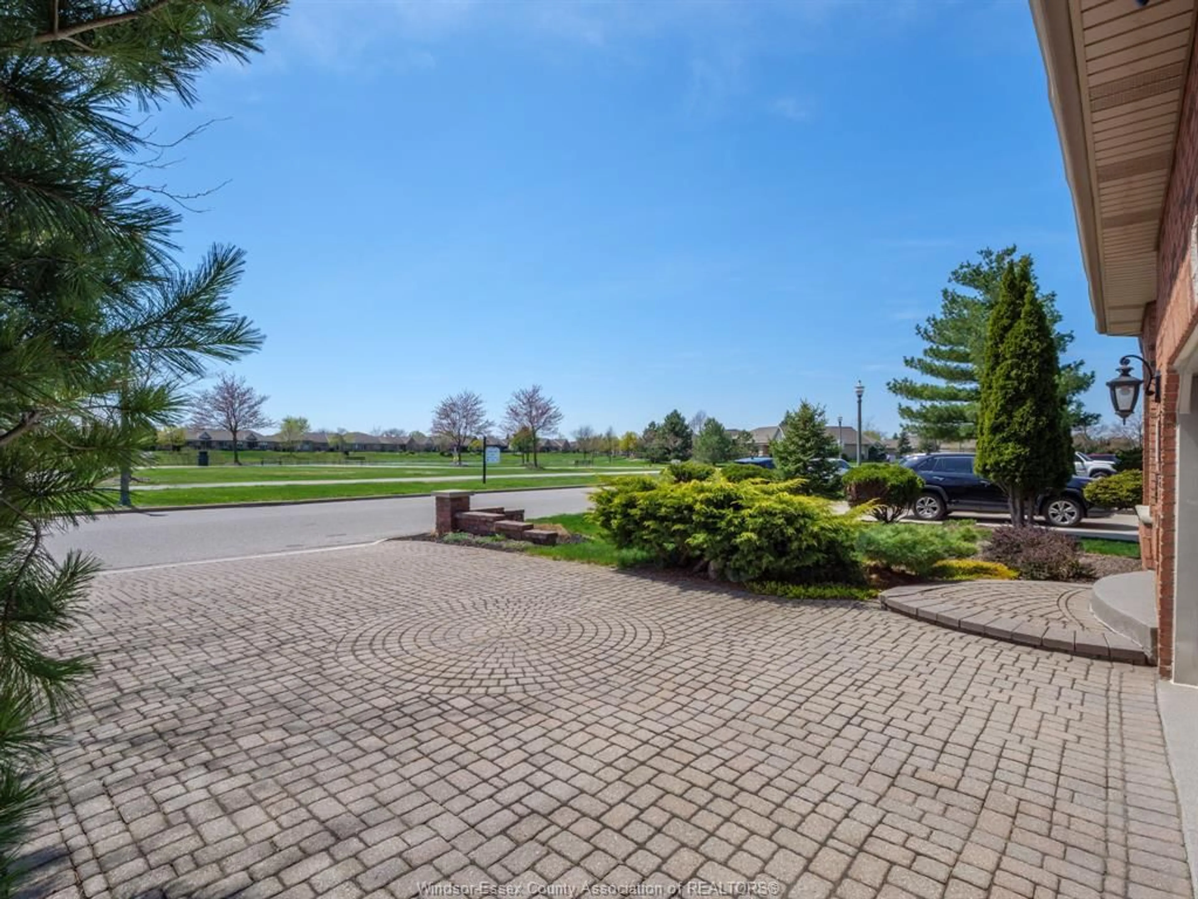 Patio, unknown for 4832 SOUTHWOOD LAKES Blvd, Windsor Ontario N9G 2T2