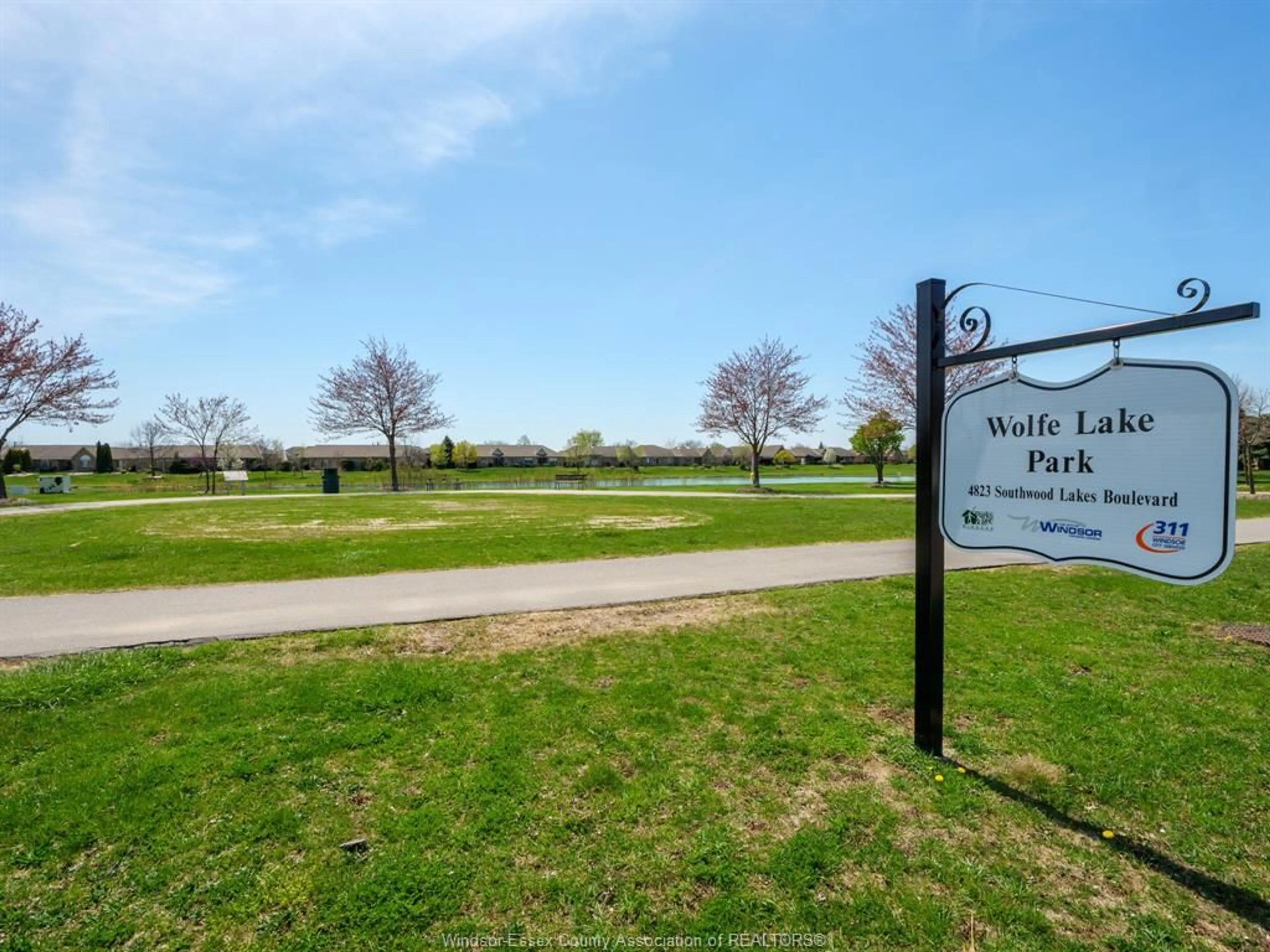 Patio, water/lake/river/ocean view for 4832 SOUTHWOOD LAKES Blvd, Windsor Ontario N9G 2T2