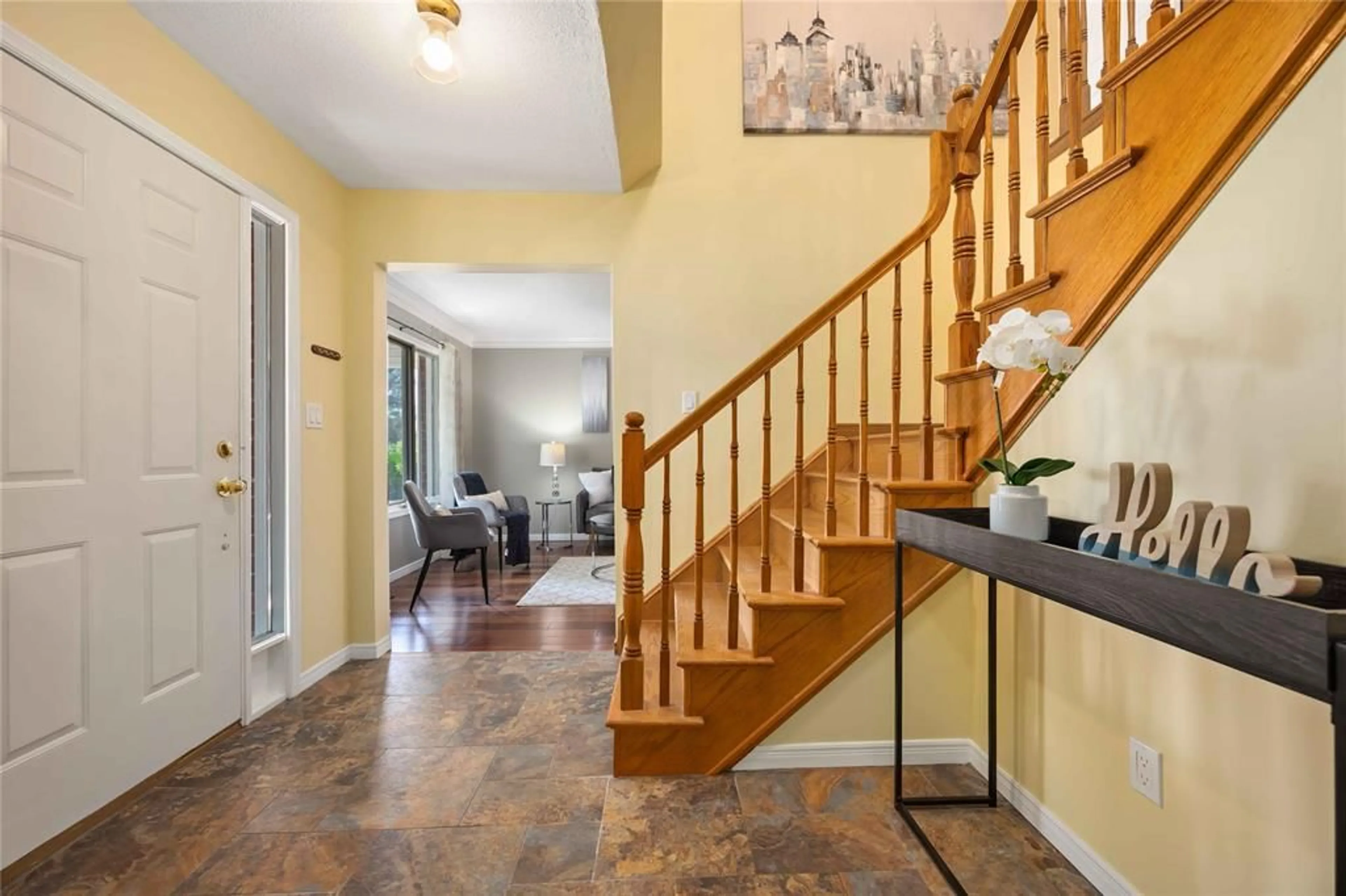 Indoor entryway for 454 ST. LAWRENCE Crt, Sarnia Ontario N7S 6E3