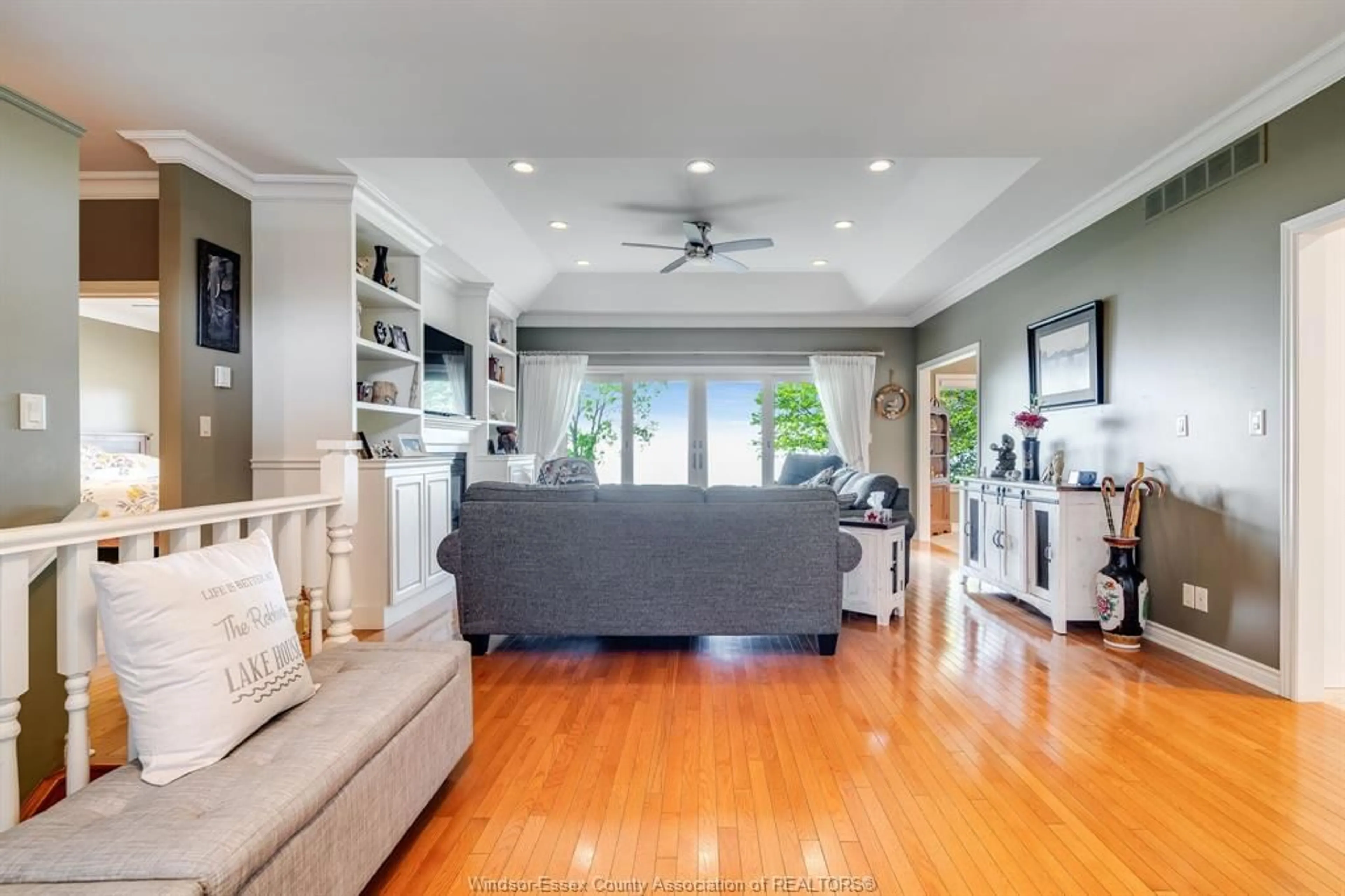 Living room with furniture, unknown for 501 Lake Dr, Kingsville Ontario N9Y 3S6