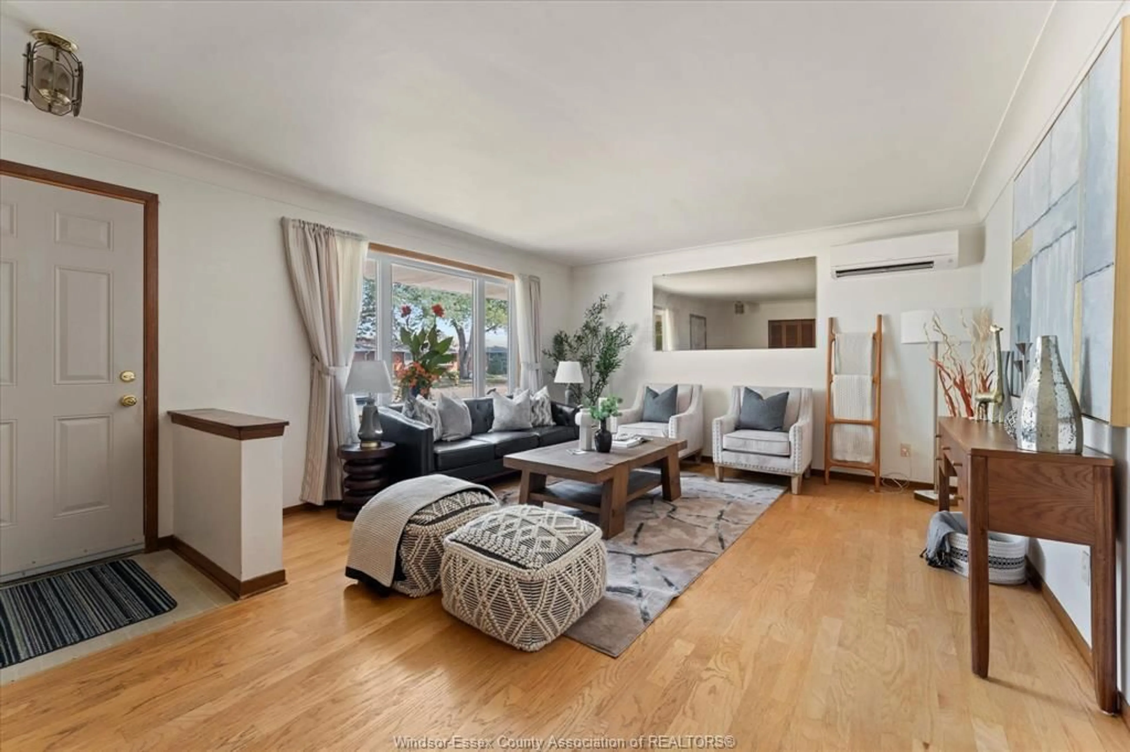 Living room with furniture, unknown for 1237 HOMEDALE Blvd, Windsor Ontario N8S 2T6
