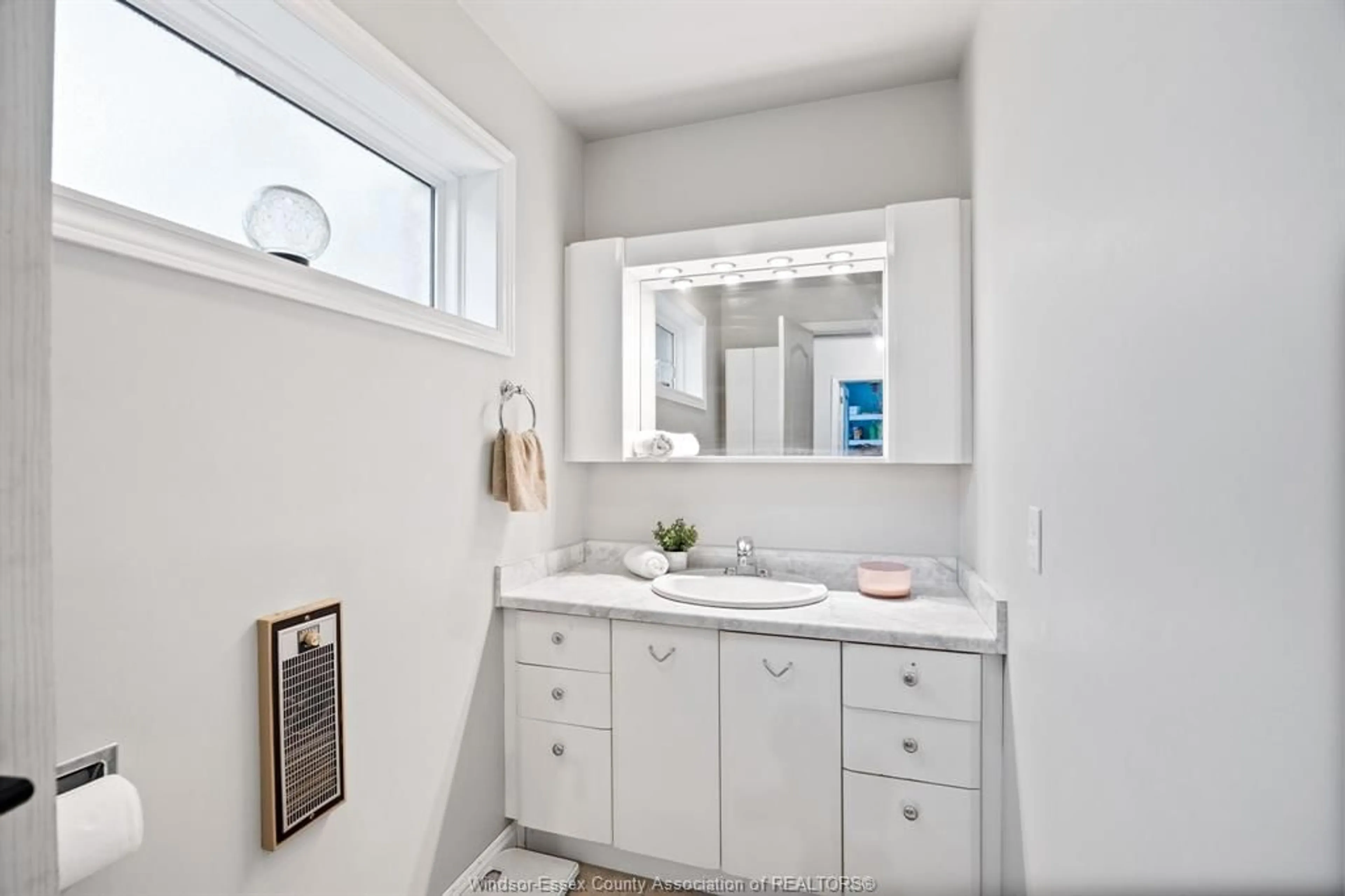 Contemporary bathroom, ceramic/tile floor for 22219 CAMPBELL Rd, Wheatley Ontario N0P 2P0