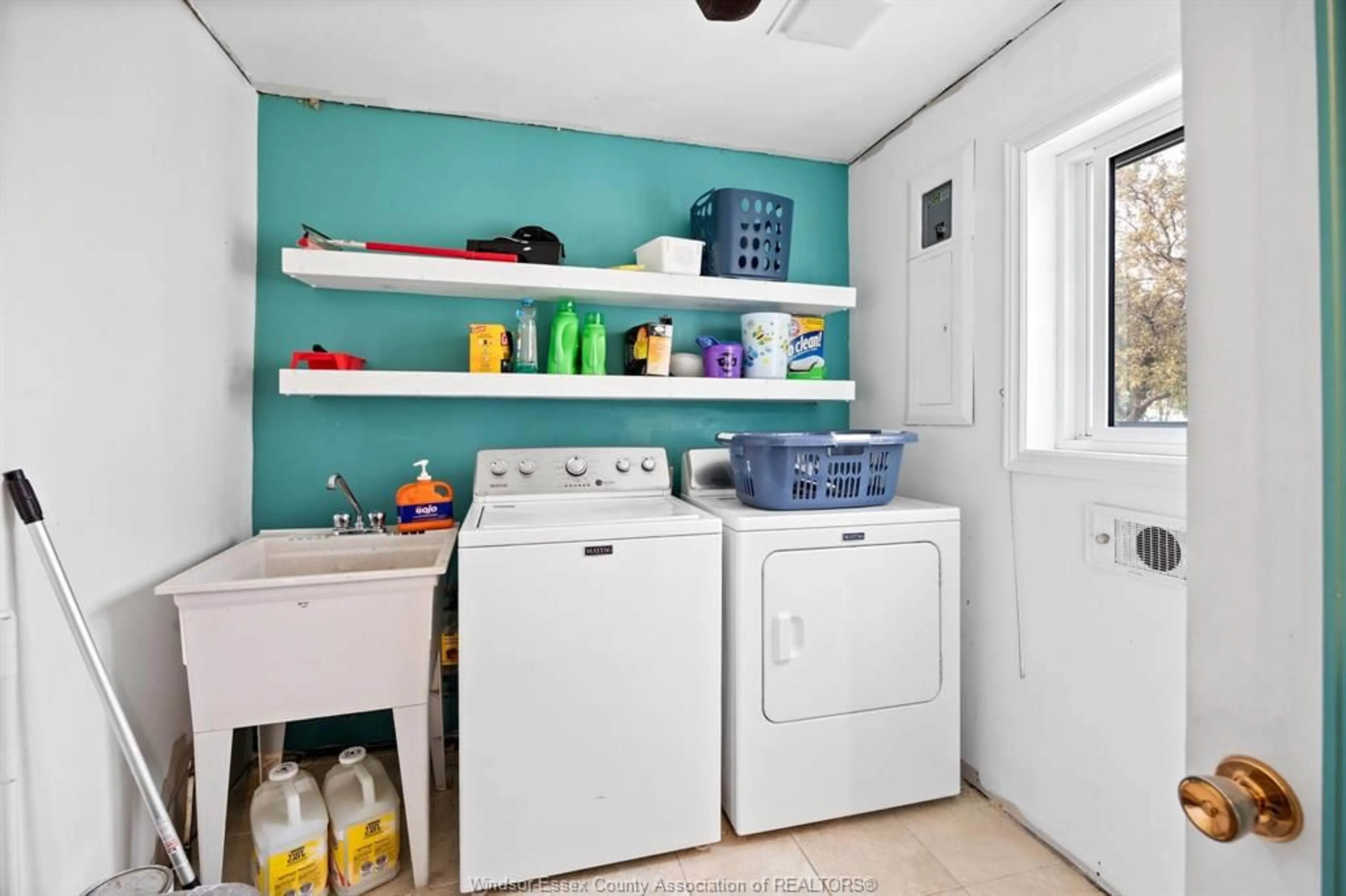 Laundry room for 22219 CAMPBELL Rd, Wheatley Ontario N0P 2P0