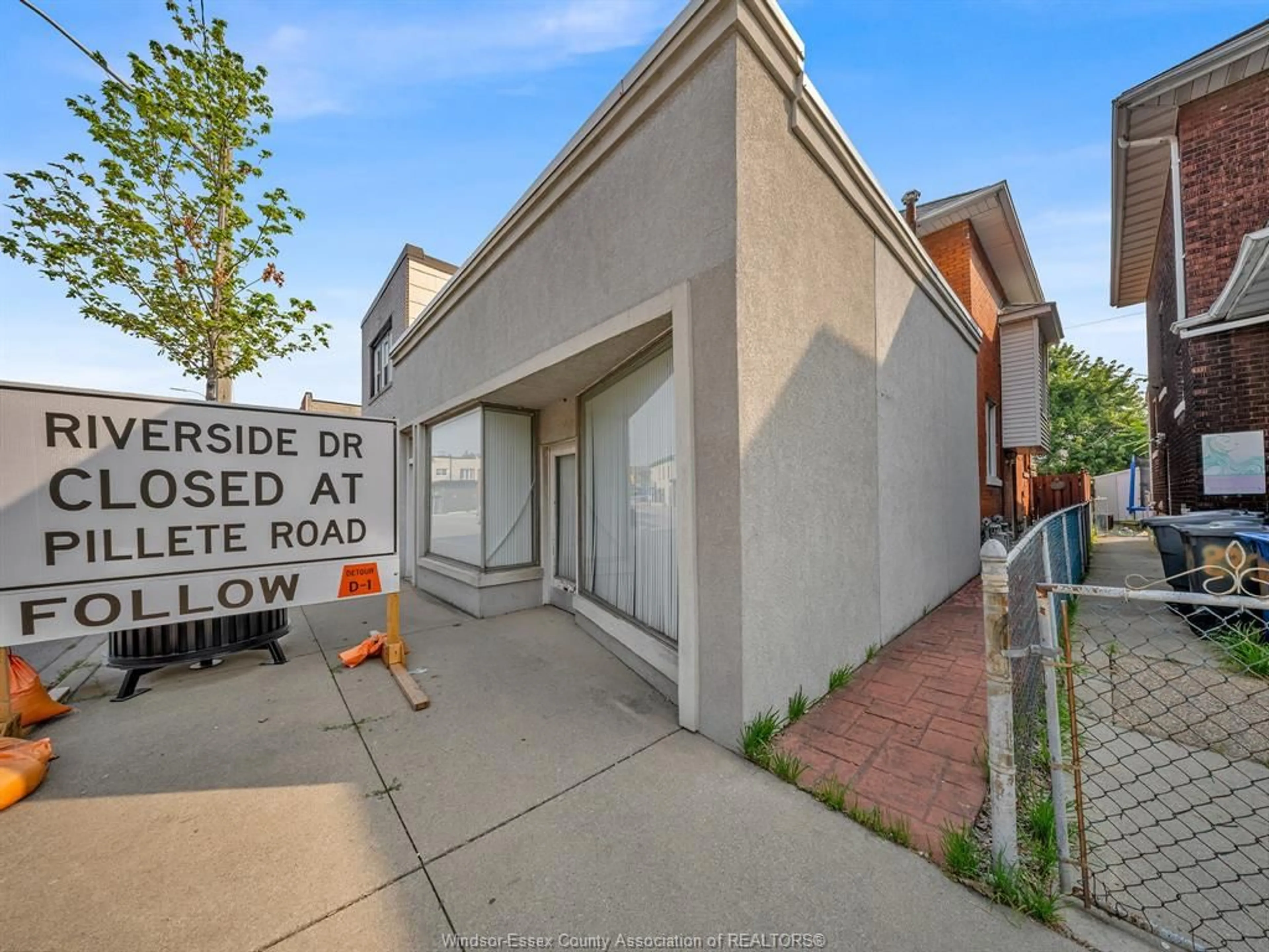 Unknown for 828 PILLETTE Rd, Windsor Ontario N8Y 3B5