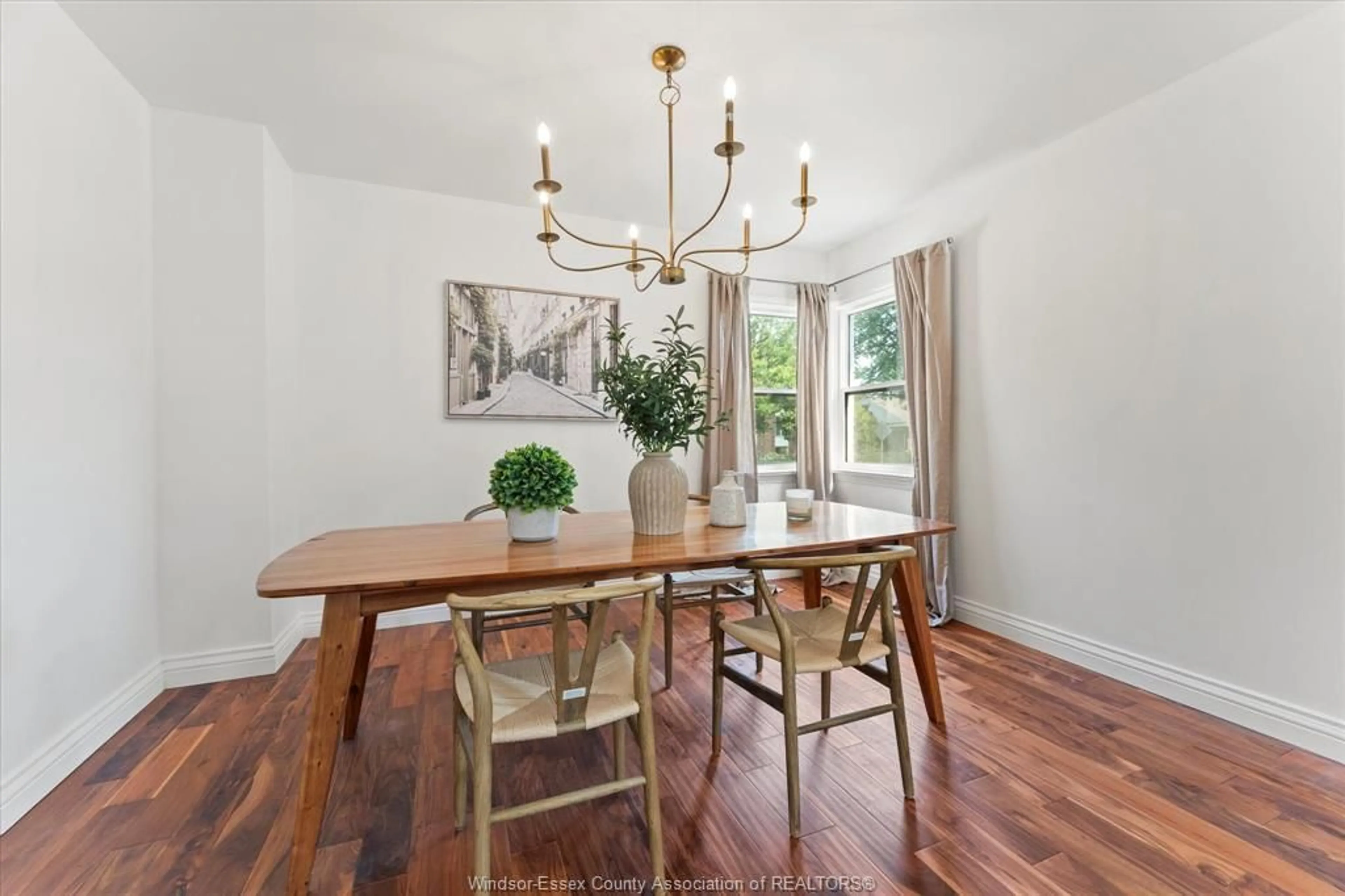 Dining room, wood/laminate floor for 411 BELLE ISLE Blvd, Windsor Ontario N8S 3G2