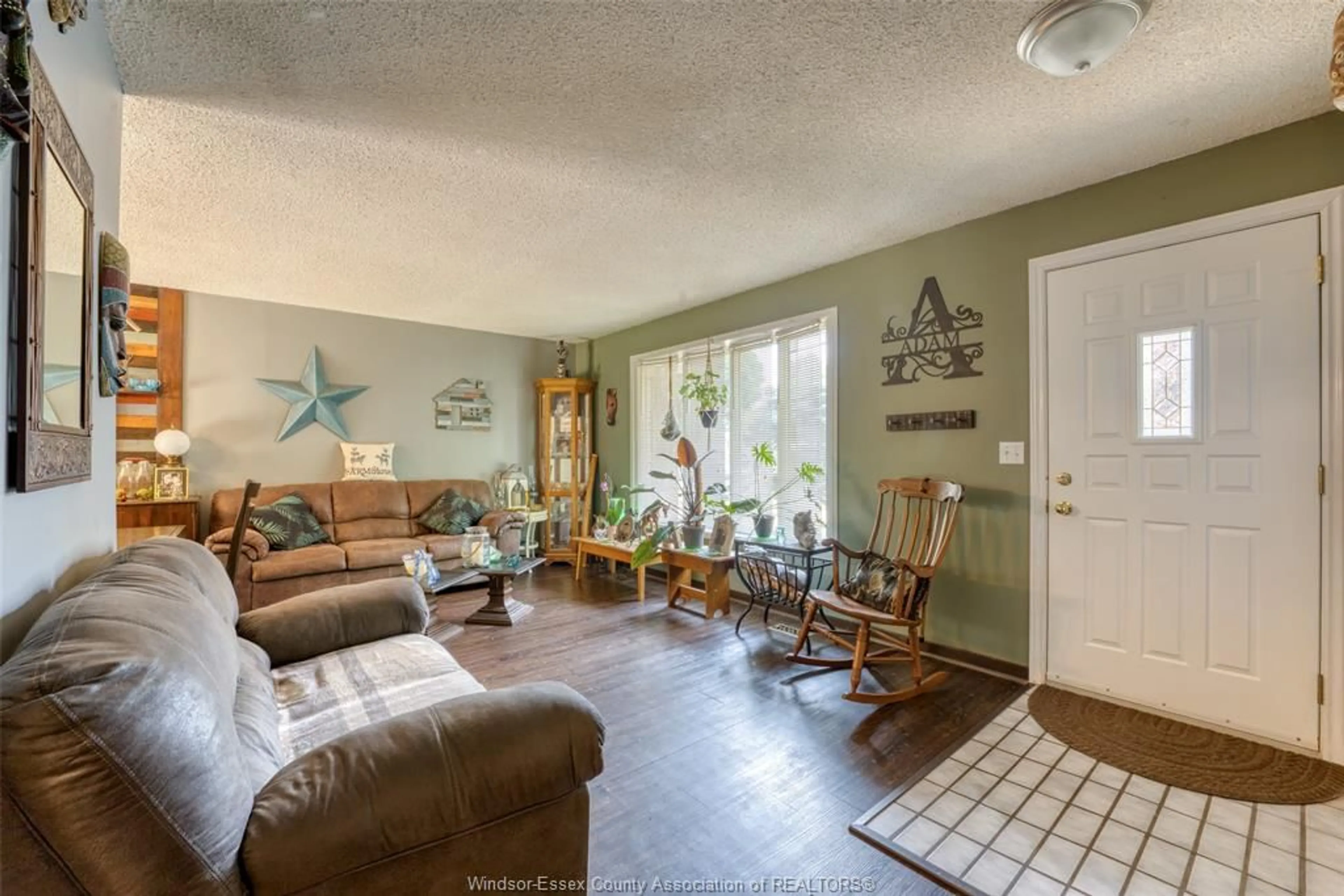 Living room with furniture, unknown for 252 ARTHUR, Harrow Ontario N0R 1G0