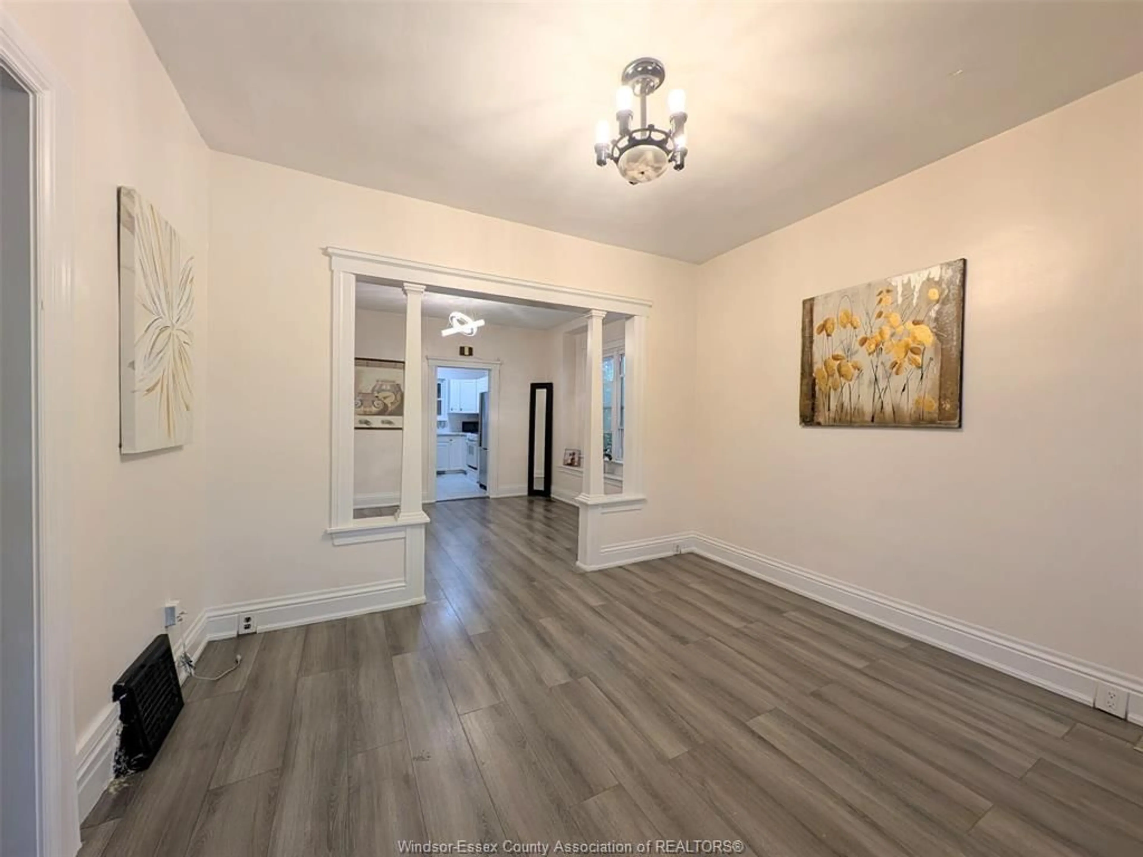 Unknown for 487 ELM Ave, Windsor Ontario N9A 5H2