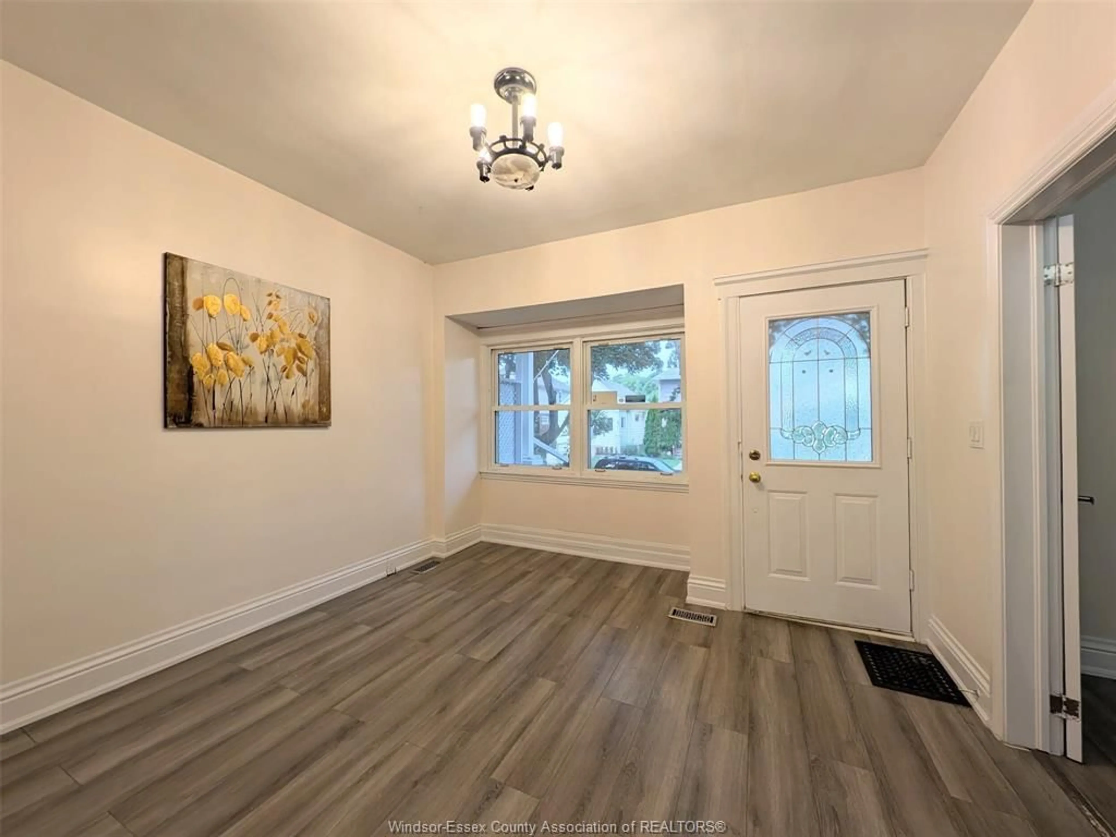 Unknown for 487 ELM Ave, Windsor Ontario N9A 5H2