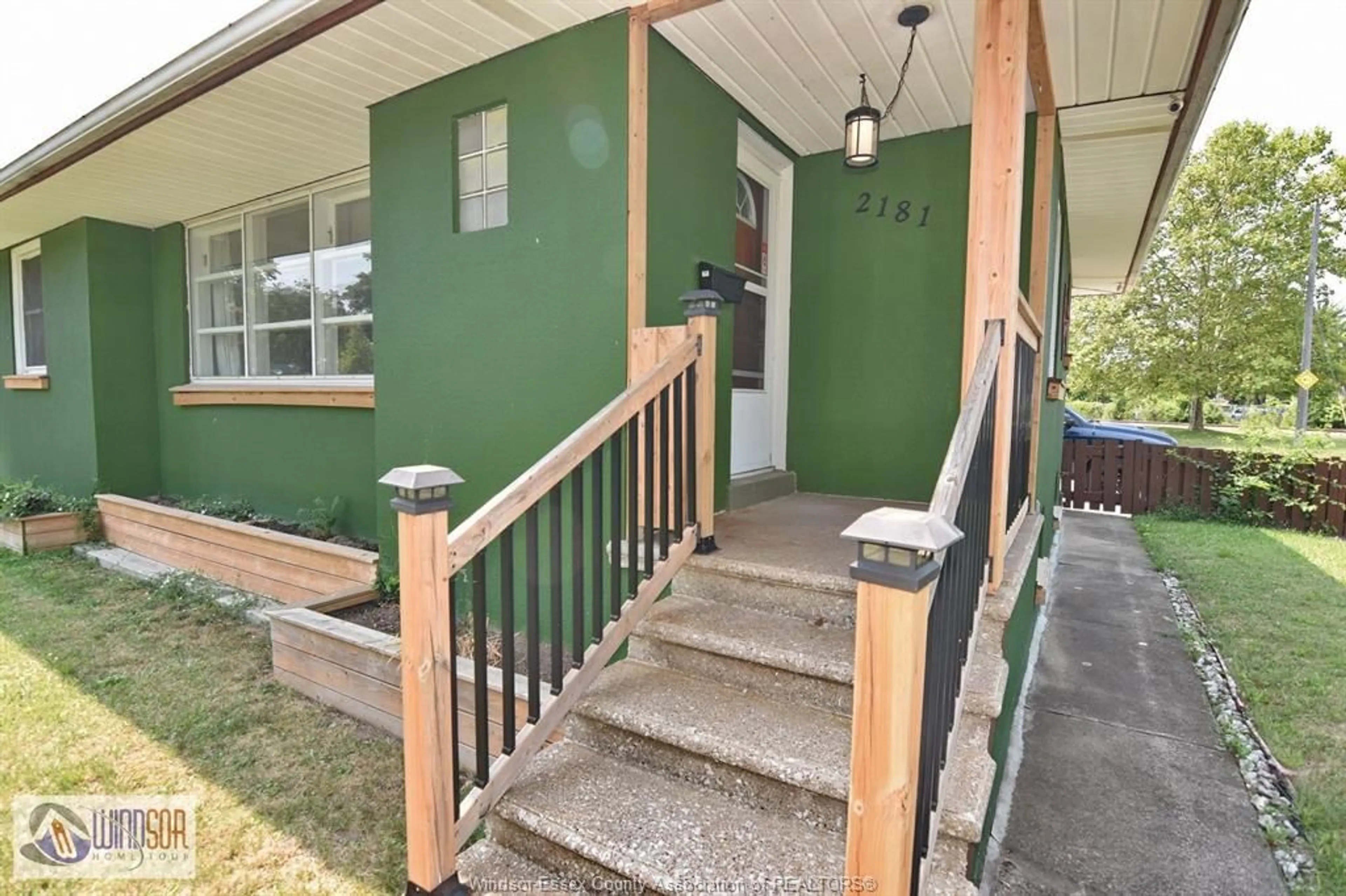 Unknown for 2181 PARENT, Windsor Ontario N8W 2E2