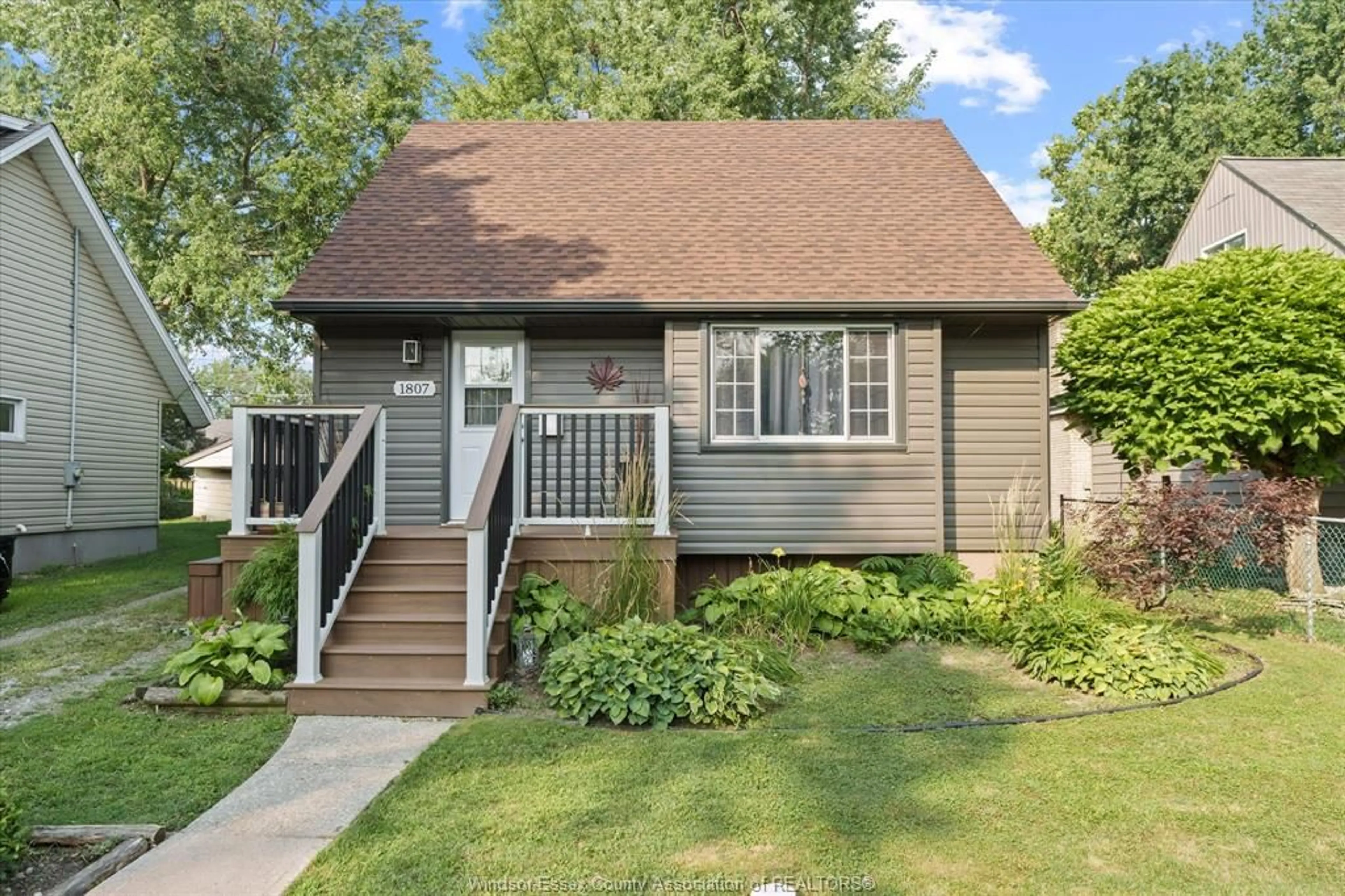 Home with vinyl exterior material, street for 1807 FRANCOIS, Windsor Ontario N8W 4S6
