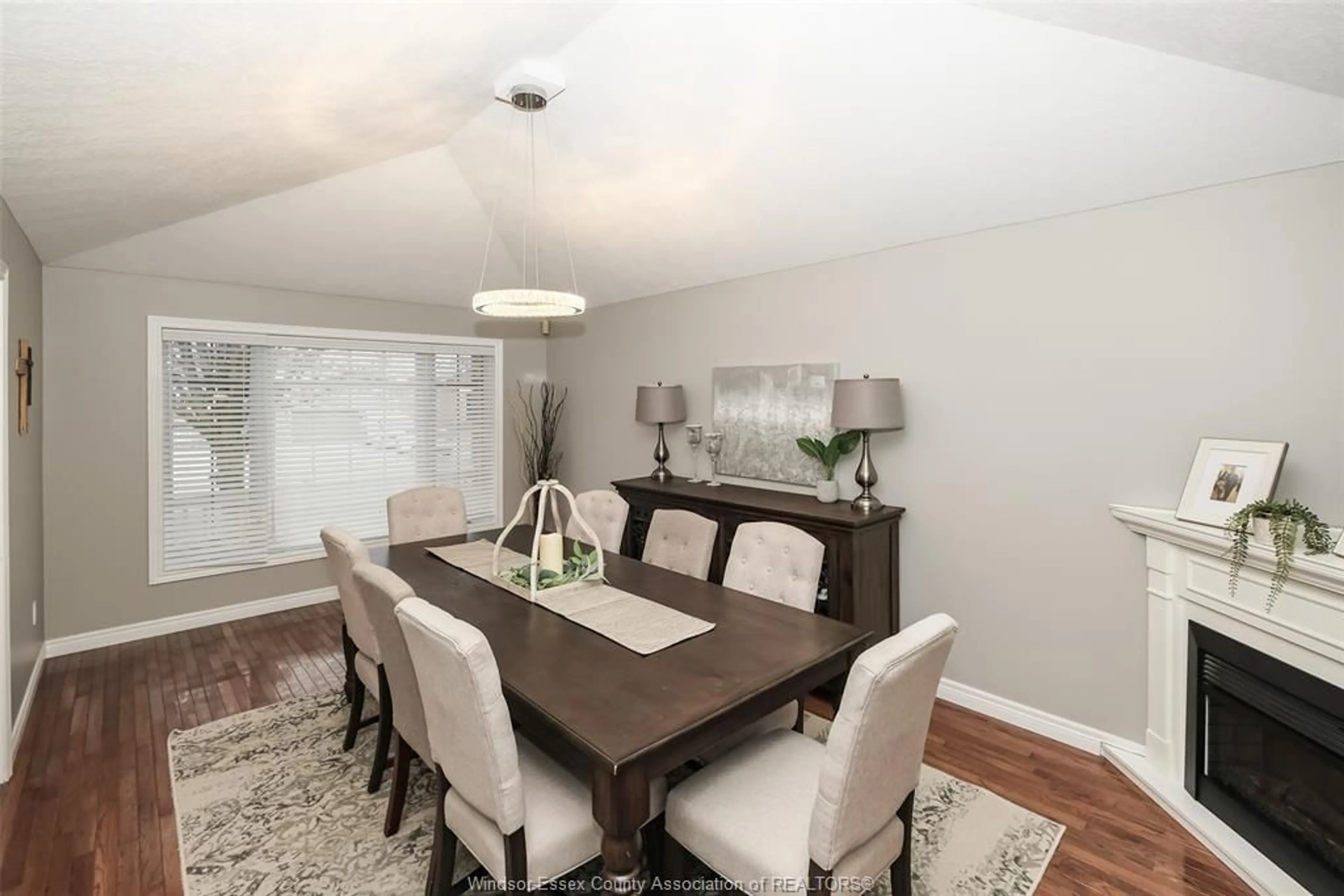 Dining room, wood/laminate floor for 1490 MONCK, LaSalle Ontario N9J 3A5