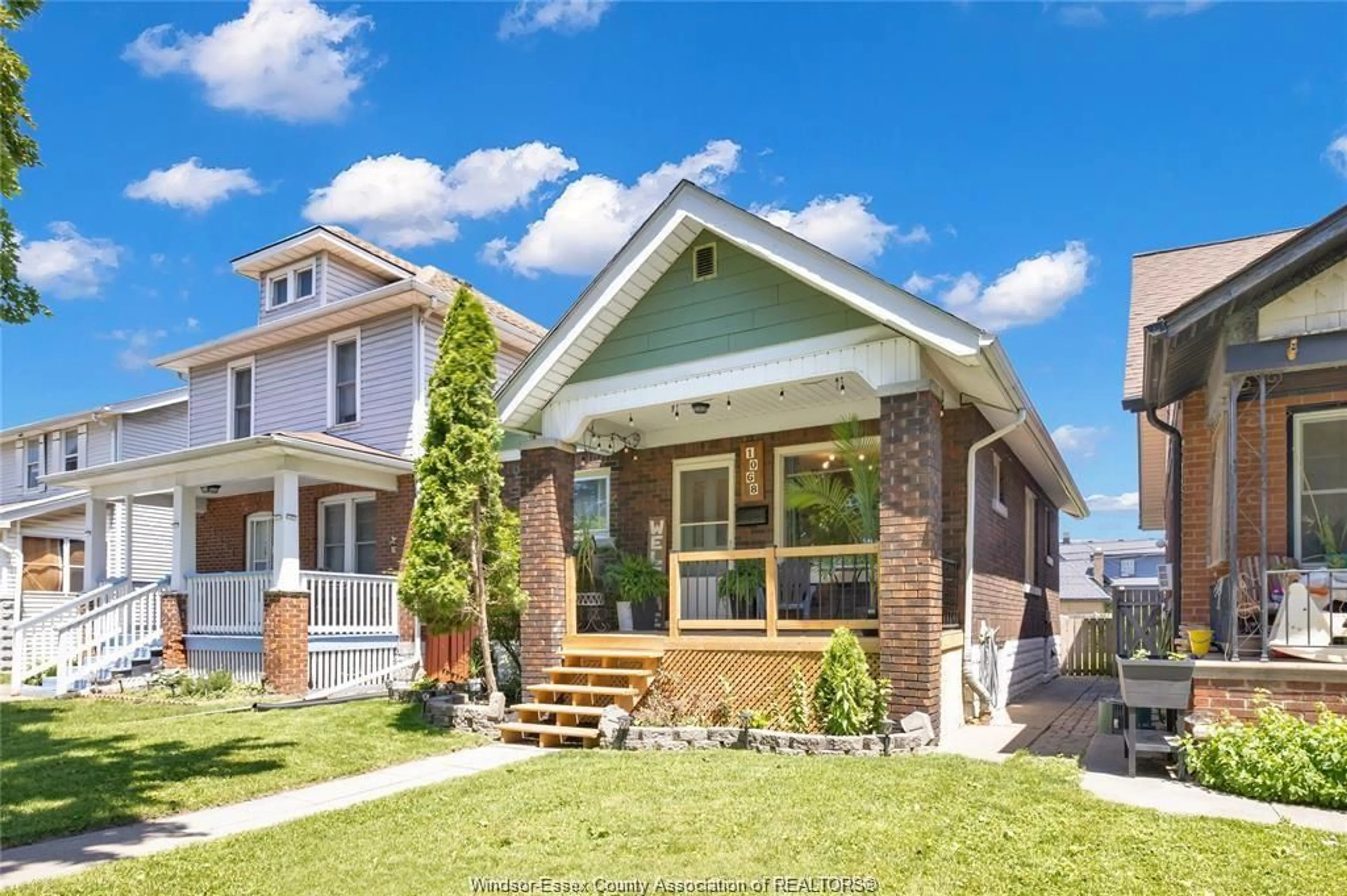 Home with brick exterior material, street for 1068 JANETTE Ave, Windsor Ontario N9A 5A3