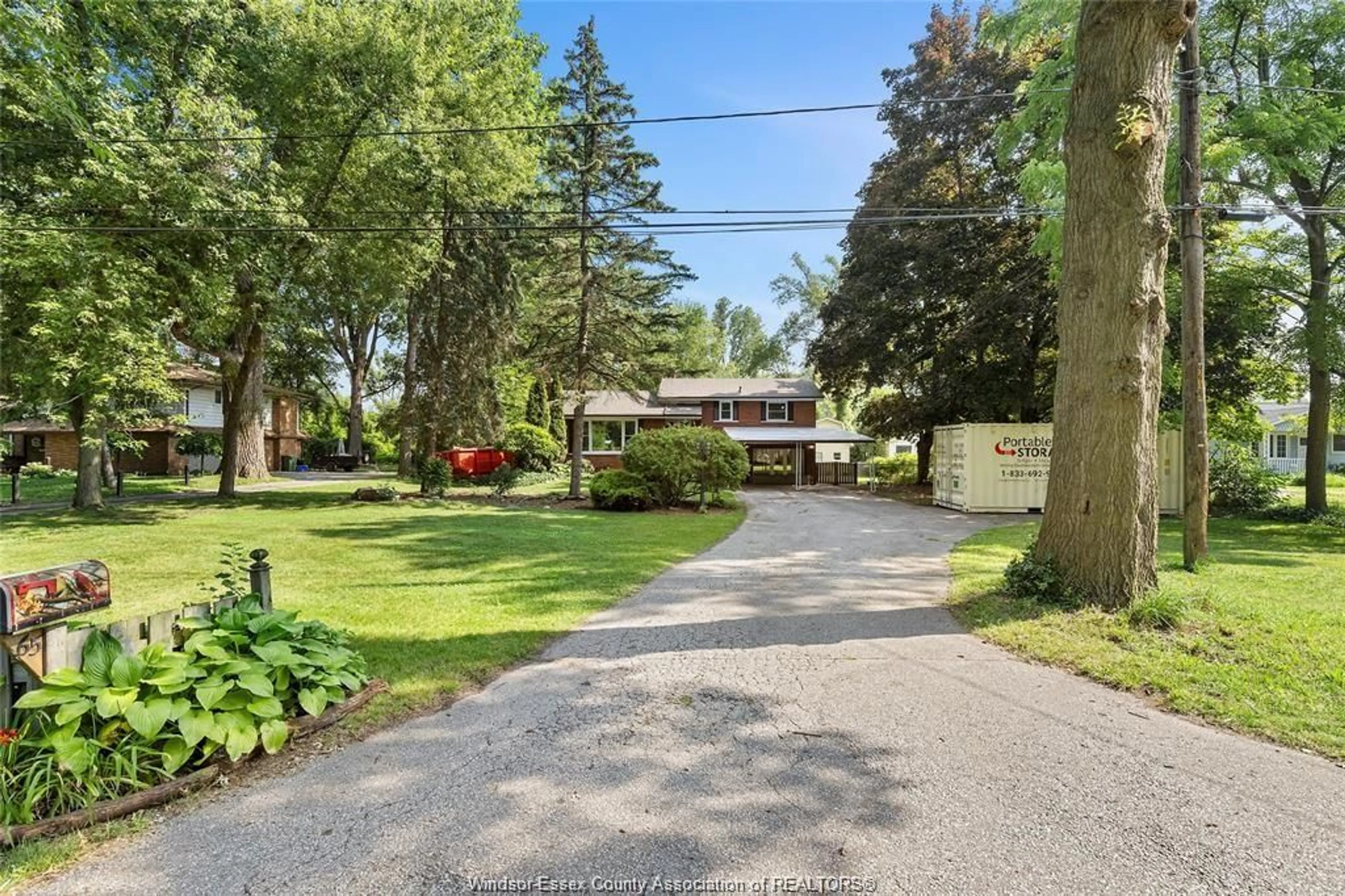 A pic from outside/outdoor area/front of a property/back of a property/a pic from drone, street for 65 MAJOR, LaSalle Ontario N9J 1C6