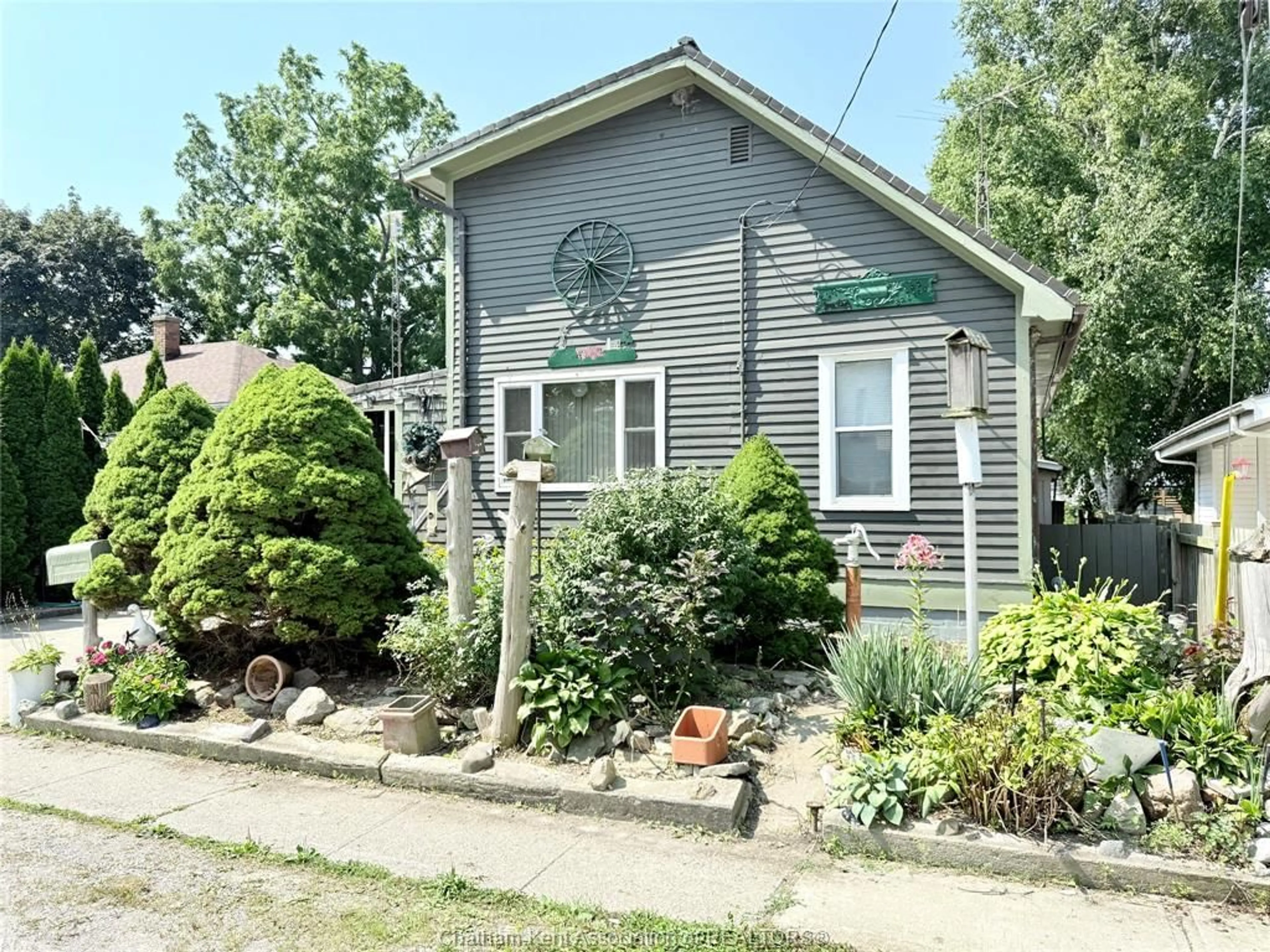 Unknown for 419 EMILY St, Wallaceburg Ontario N8A 4K4
