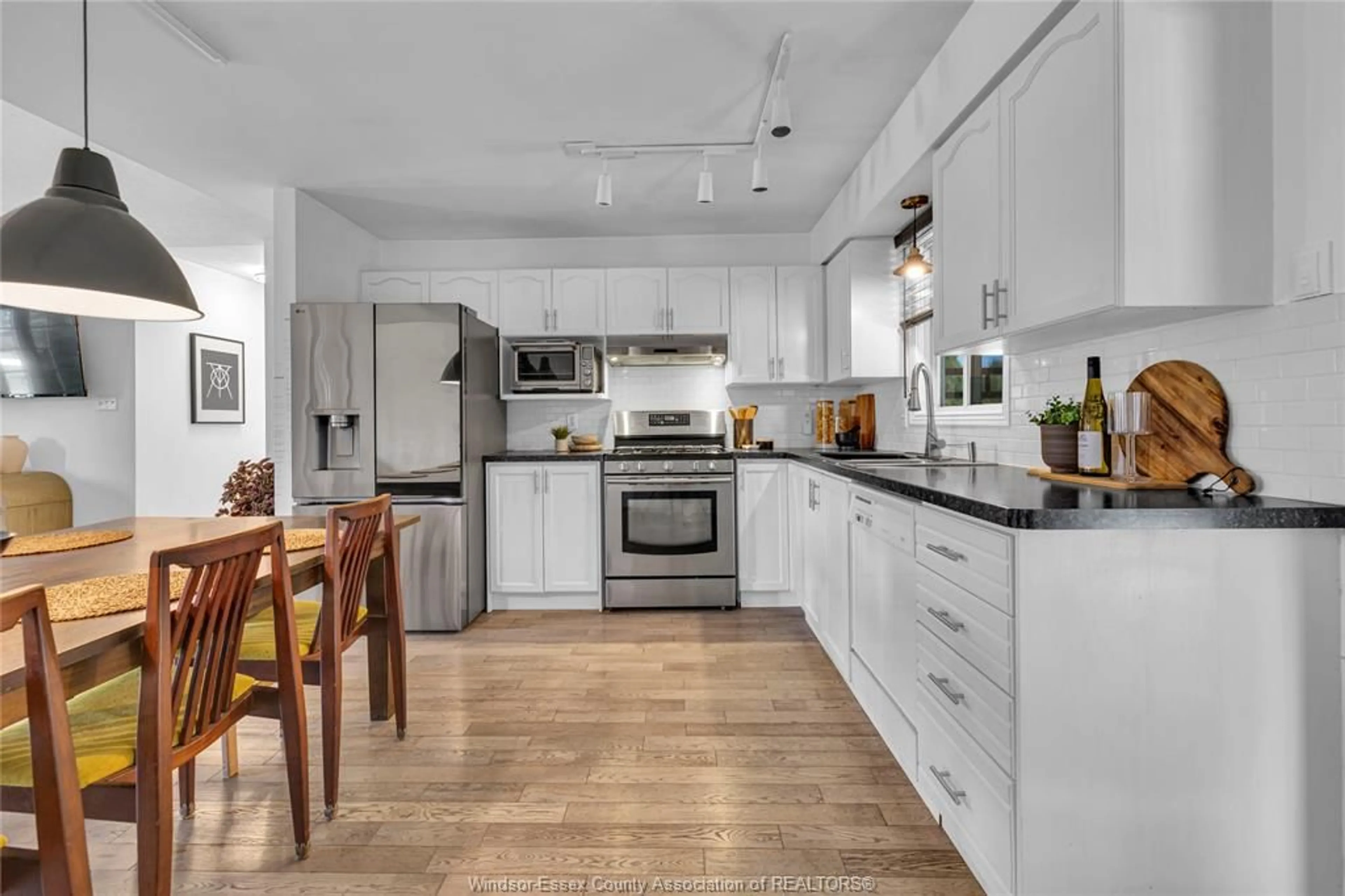 Open concept kitchen, unknown for 120 REMO, Lakeshore Ontario N0R 1A0