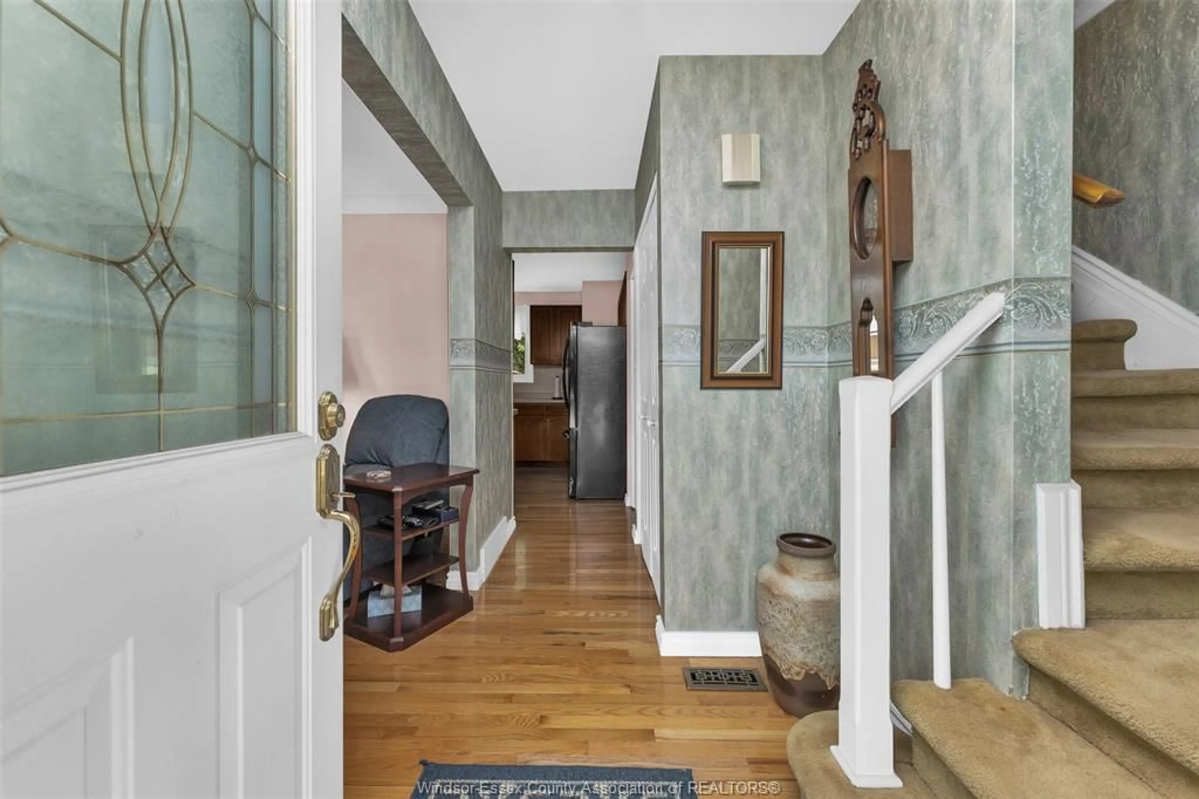 Indoor foyer for 2704 RIVARD Ave, Windsor Ontario N8T 2H5
