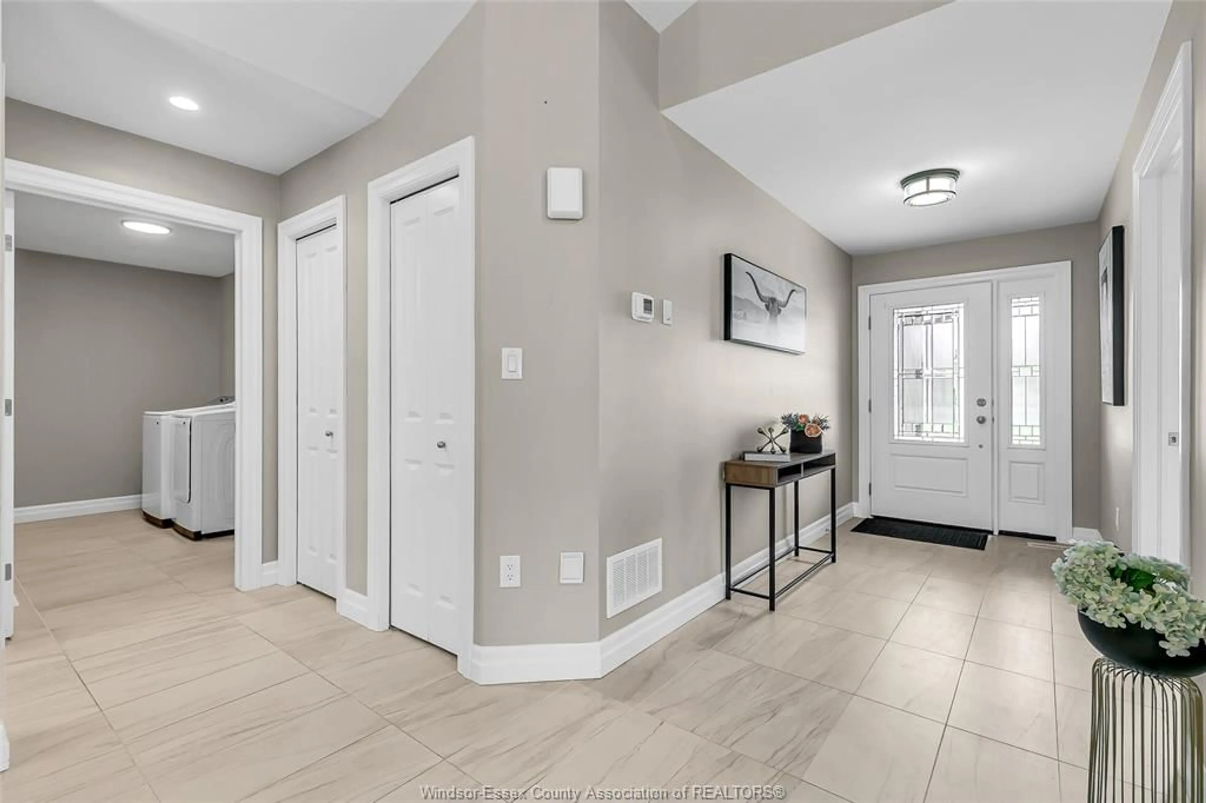 Indoor entryway for 1258 TOM TOTH St, LaSalle Ontario N9H 0L9