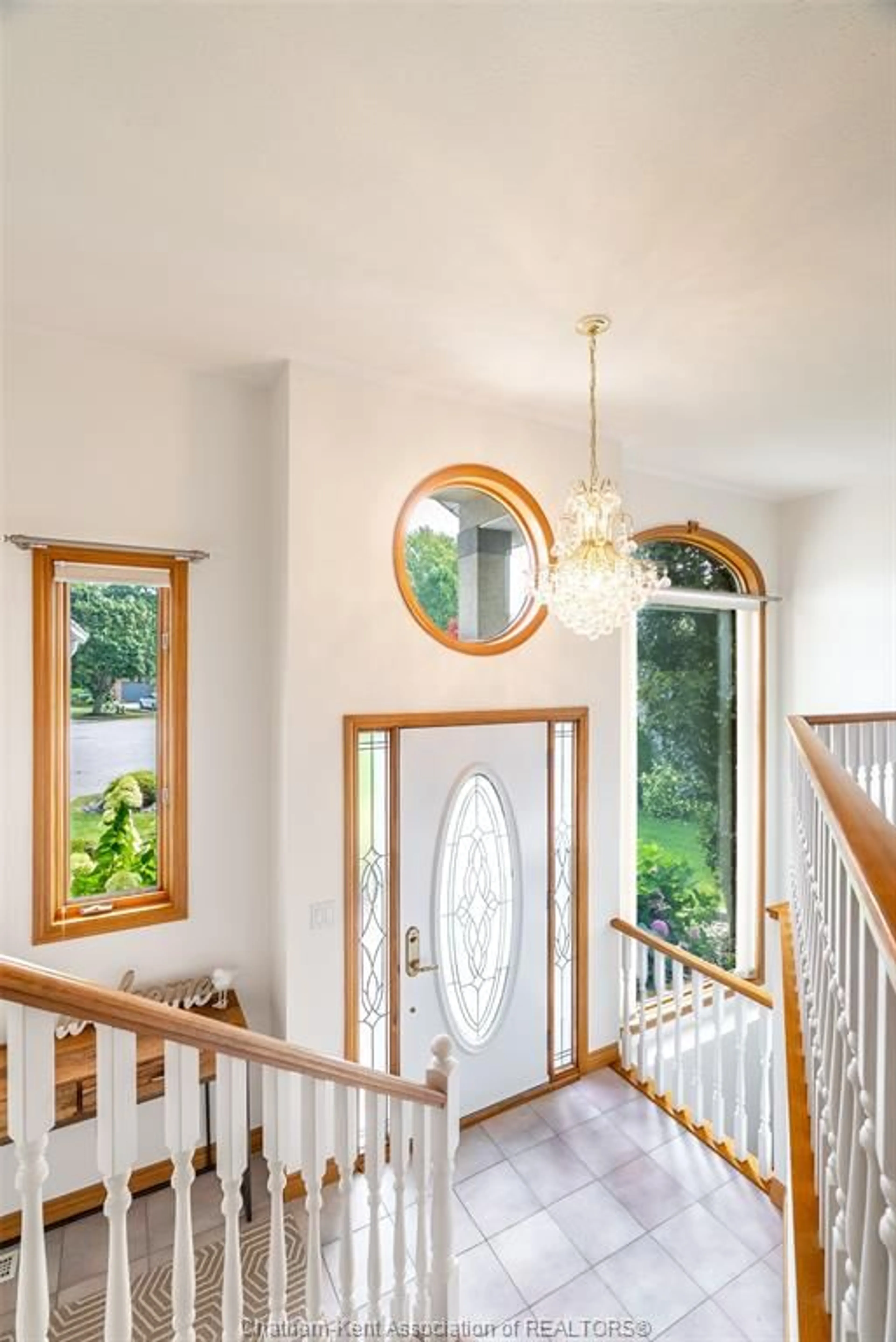 Indoor foyer for 7 Westminister Crt, Chatham Ontario N7L 5K8