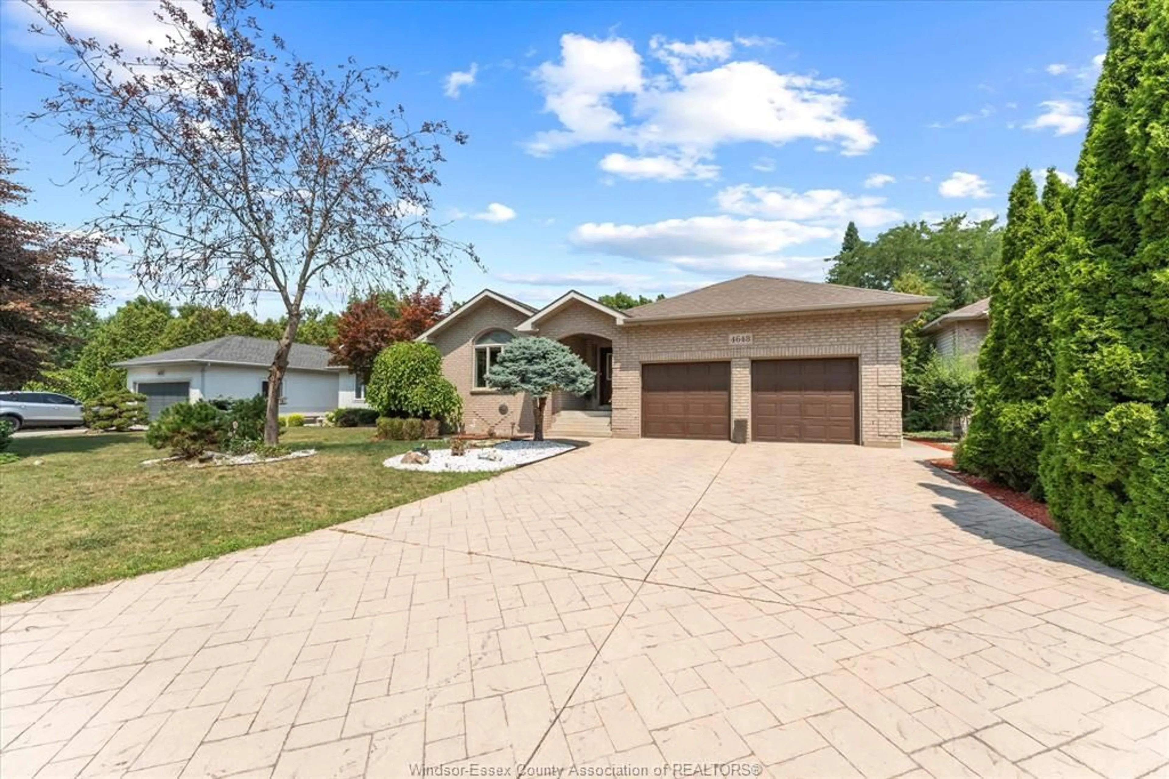 A pic from outside/outdoor area/front of a property/back of a property/a pic from drone, street for 4648 JESSICA Way, Windsor Ontario N9G 2S4