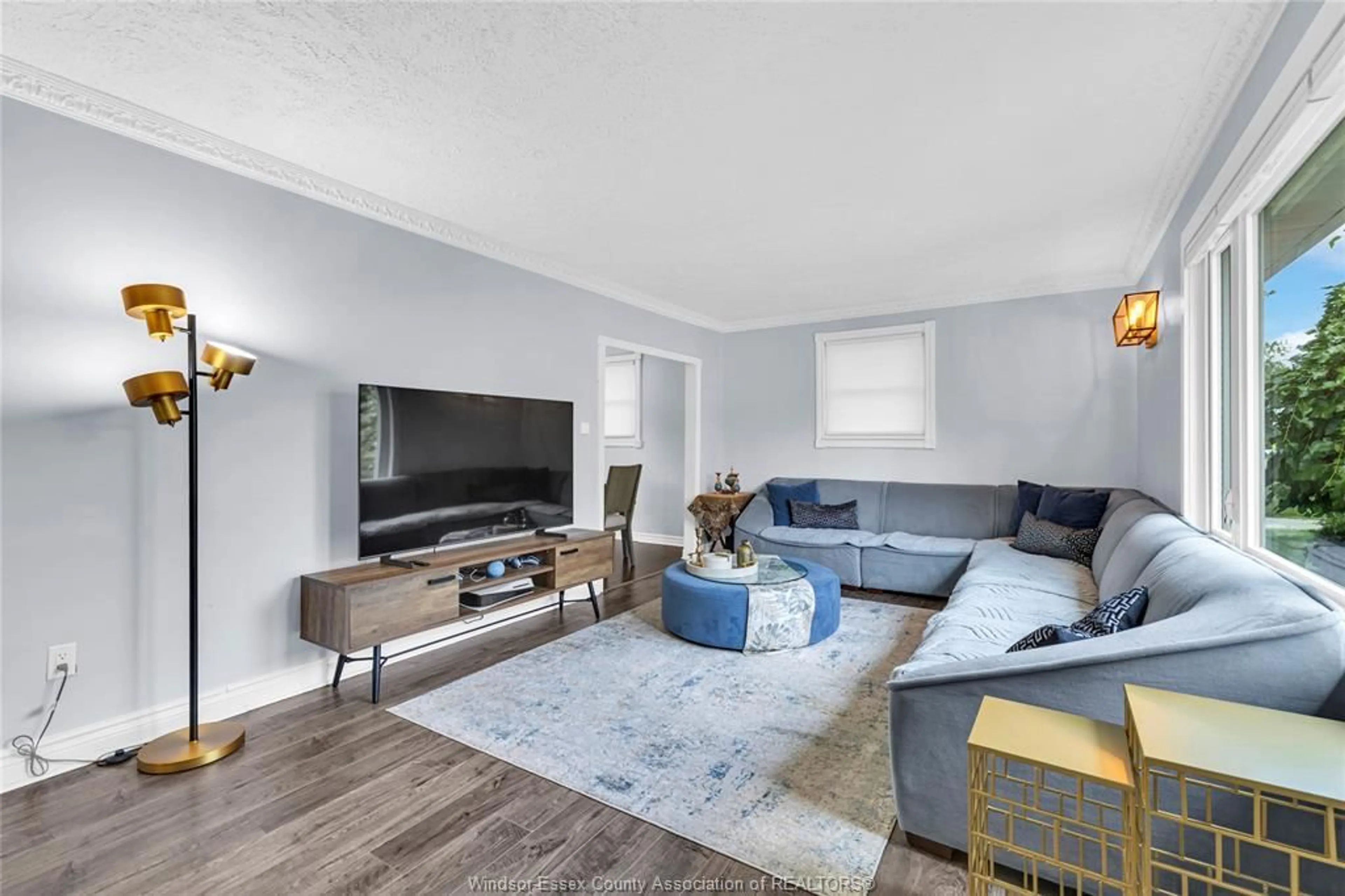 Living room with furniture, unknown for 390 BOUFFARD, LaSalle Ontario N9J 1G2