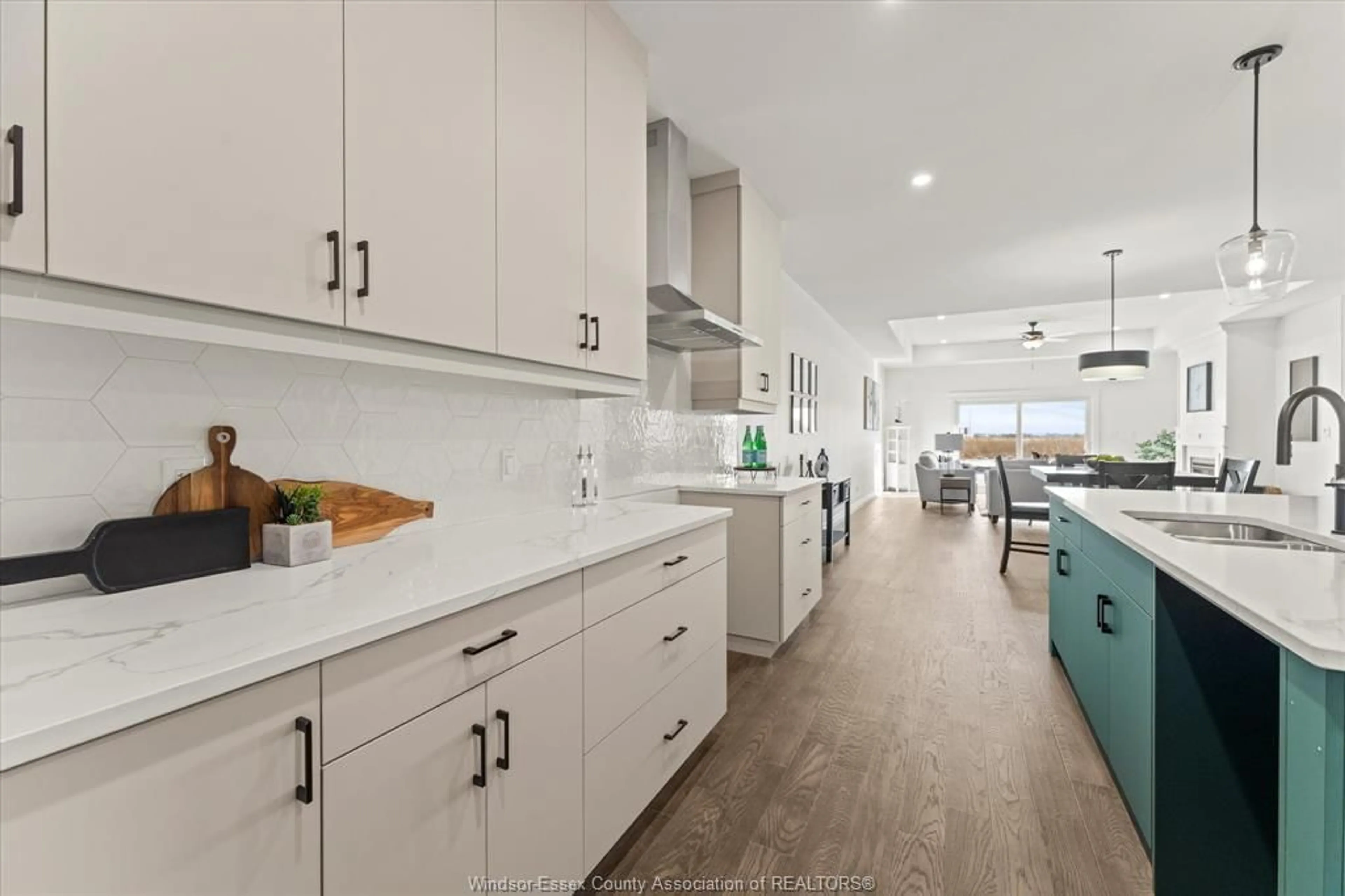 Open concept kitchen, ceramic/tile floor for 3198 TULLIO Dr, LaSalle Ontario N9H 1H3