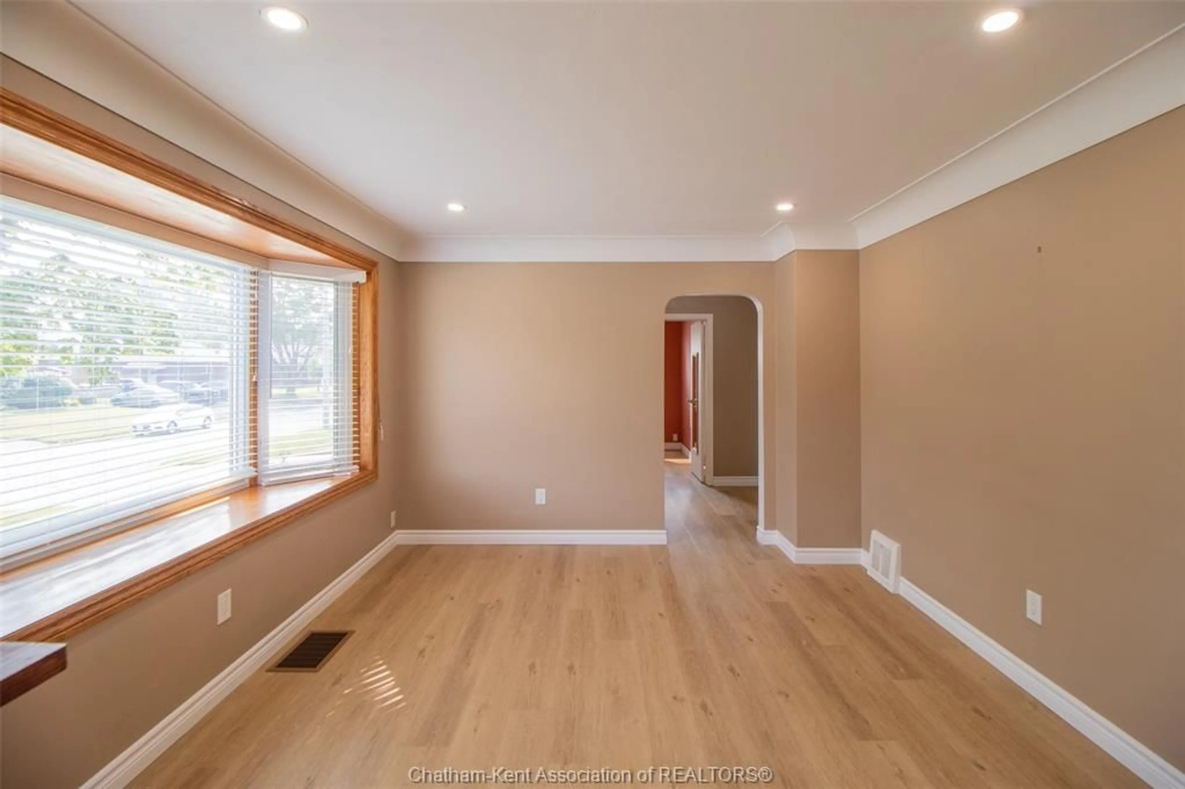 Unknown for 32 Simonton Dr, Chatham Ontario N7M 5C6