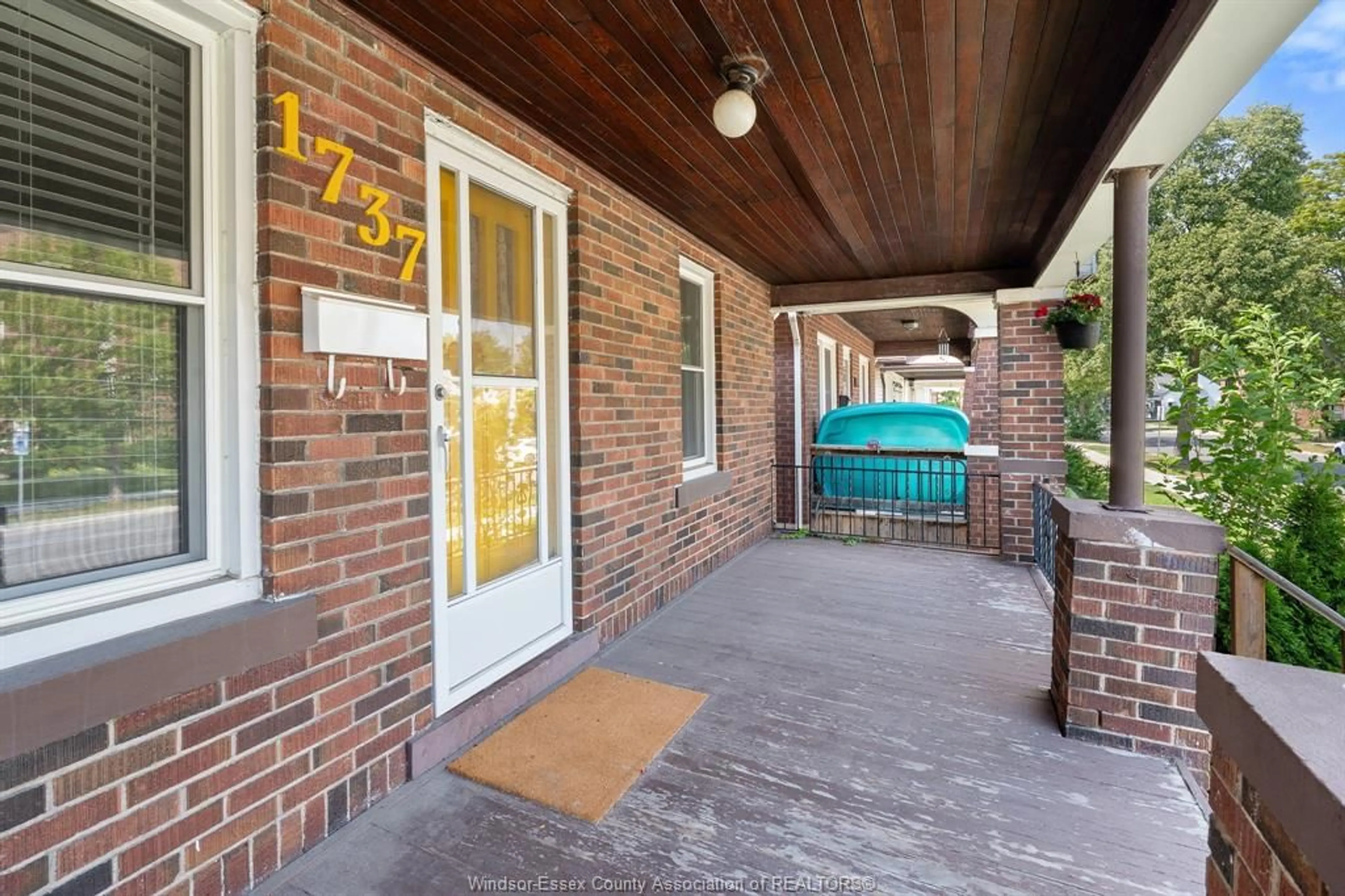 Patio, street for 1737 LINCOLN RD, Windsor Ontario N8W 2P6