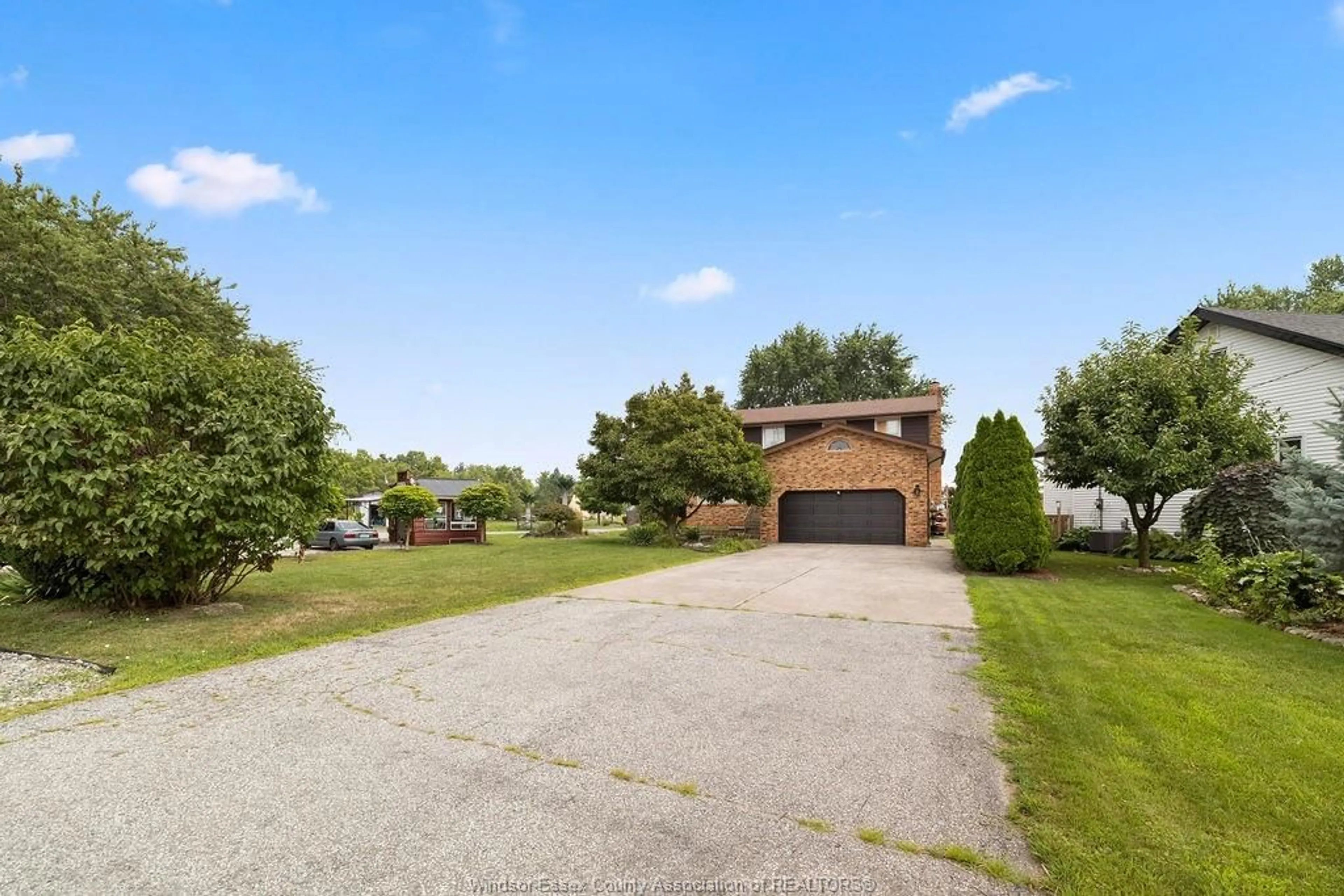 A pic from outside/outdoor area/front of a property/back of a property/a pic from drone, unknown for 2993 FRONT Rd, LaSalle Ontario N9J 2P1