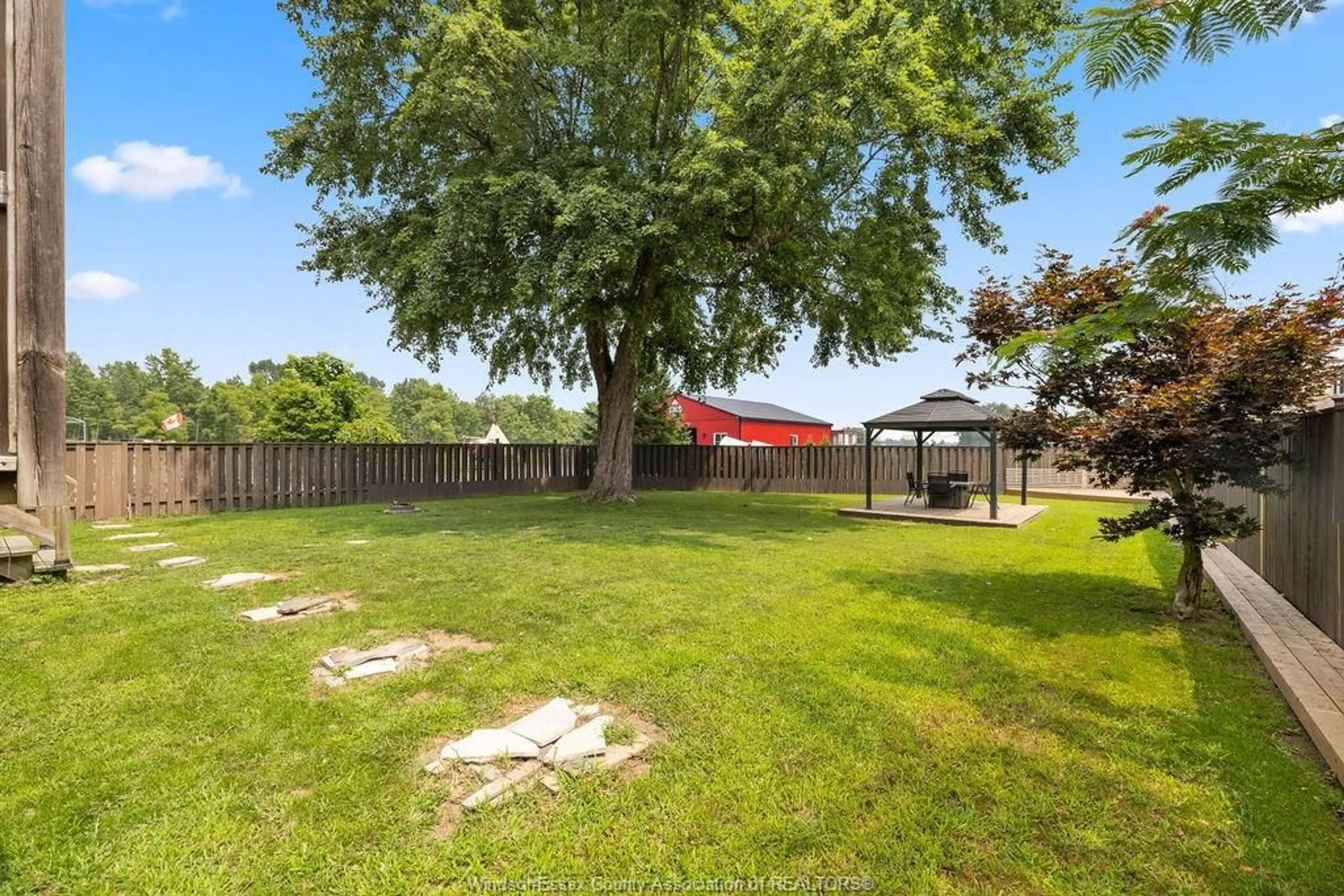 Patio, water/lake/river/ocean view for 2993 FRONT Rd, LaSalle Ontario N9J 2P1