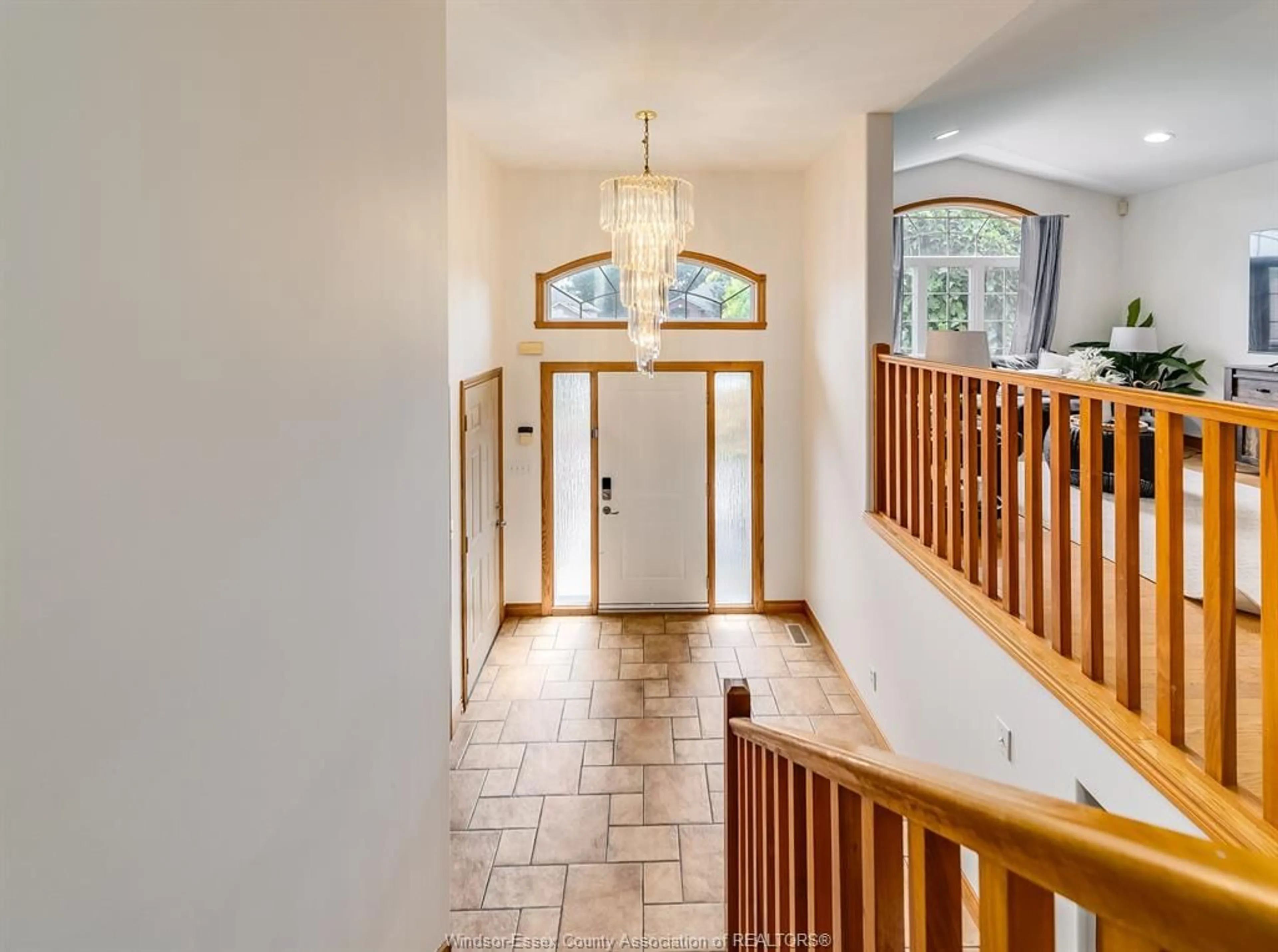 Indoor entryway for 229 GIGNAC Cres, LaSalle Ontario N9J 3S4