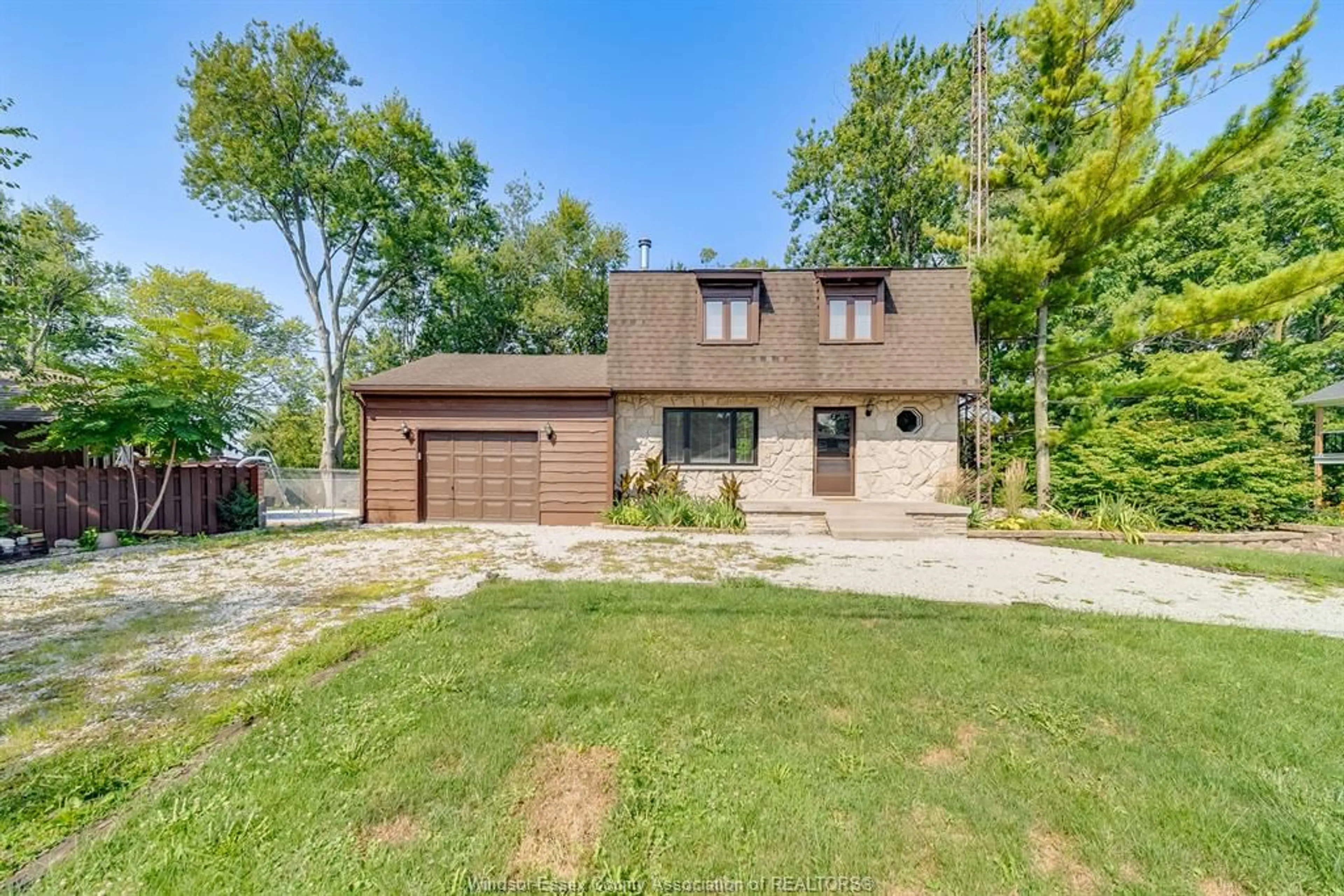 Home with brick exterior material, street for 123 DAHINDA Dr, Harrow Ontario N0R 1G0