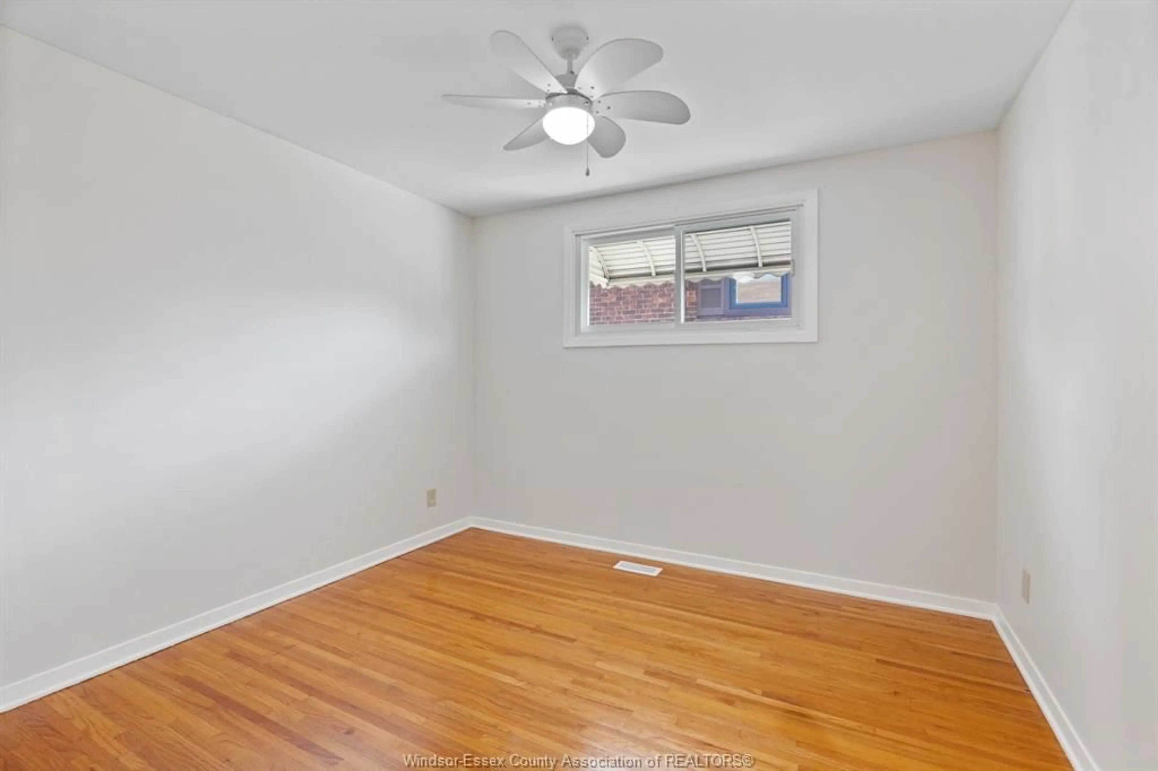 A pic of a room for 1653 GEORGE, Windsor Ontario N8Y 2Y5