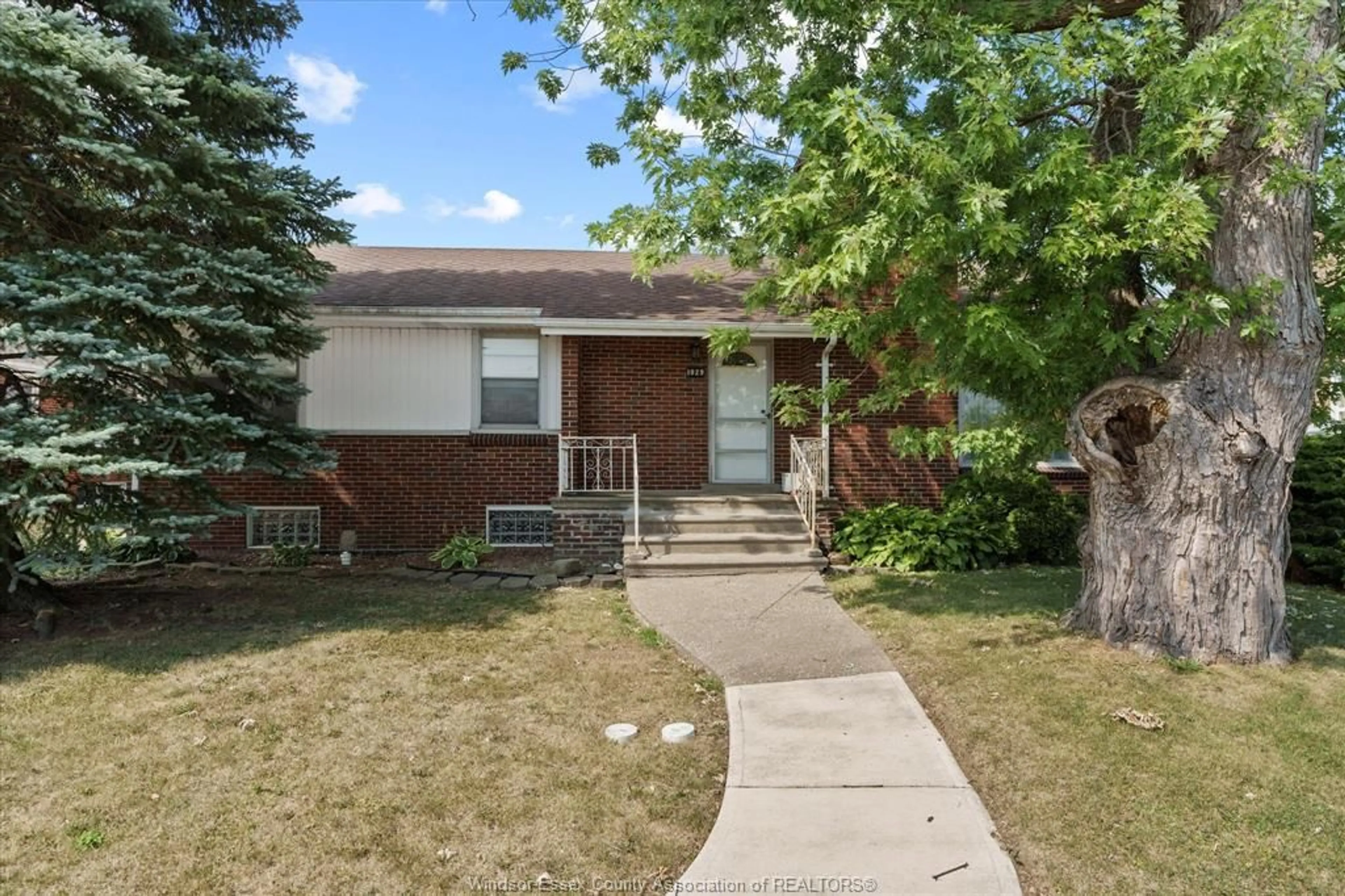 Home with brick exterior material, street for 1929 OLIVE Rd, Windsor Ontario N8T 1R4