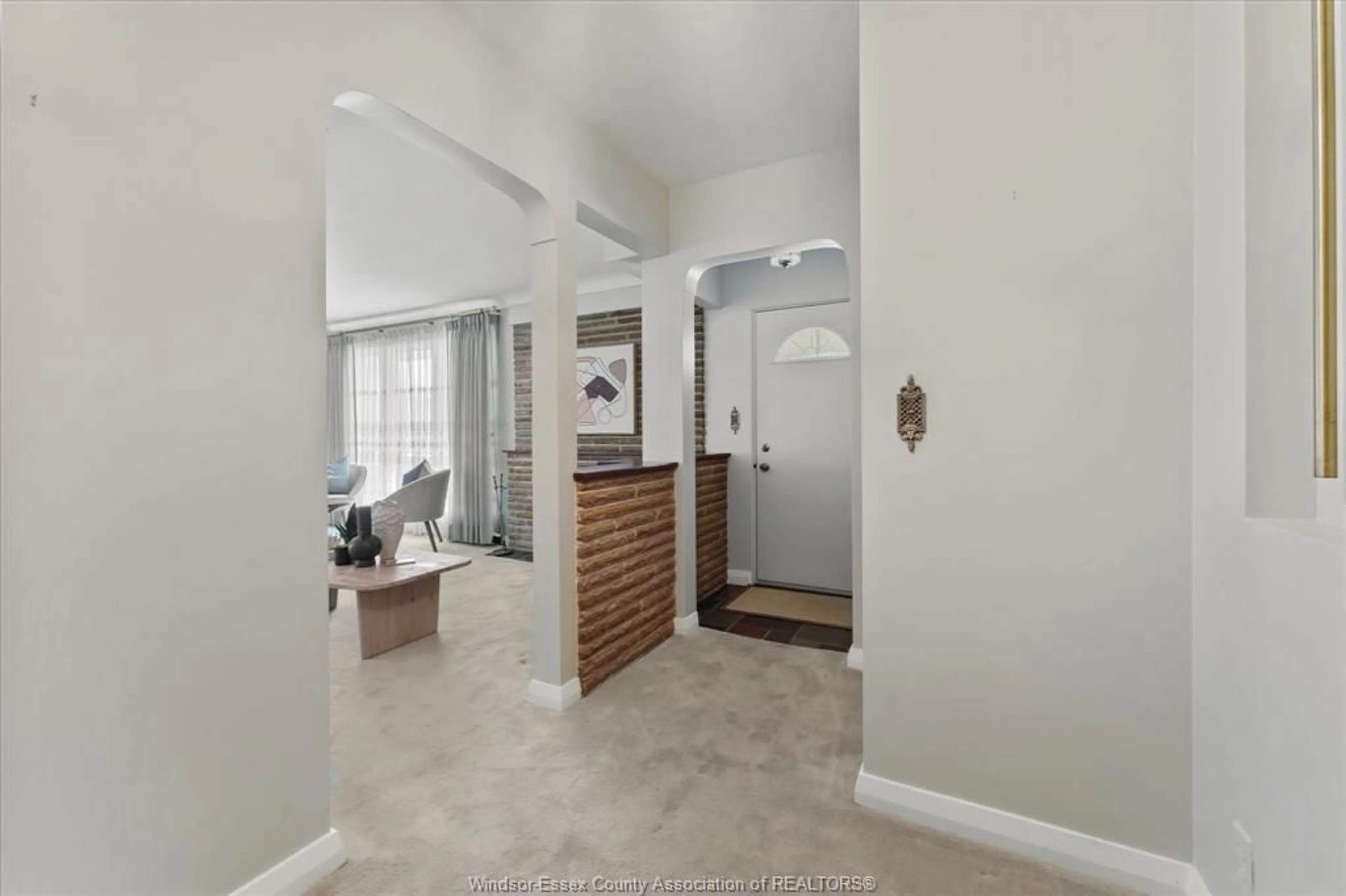 Unknown for 1929 OLIVE Rd, Windsor Ontario N8T 1R4