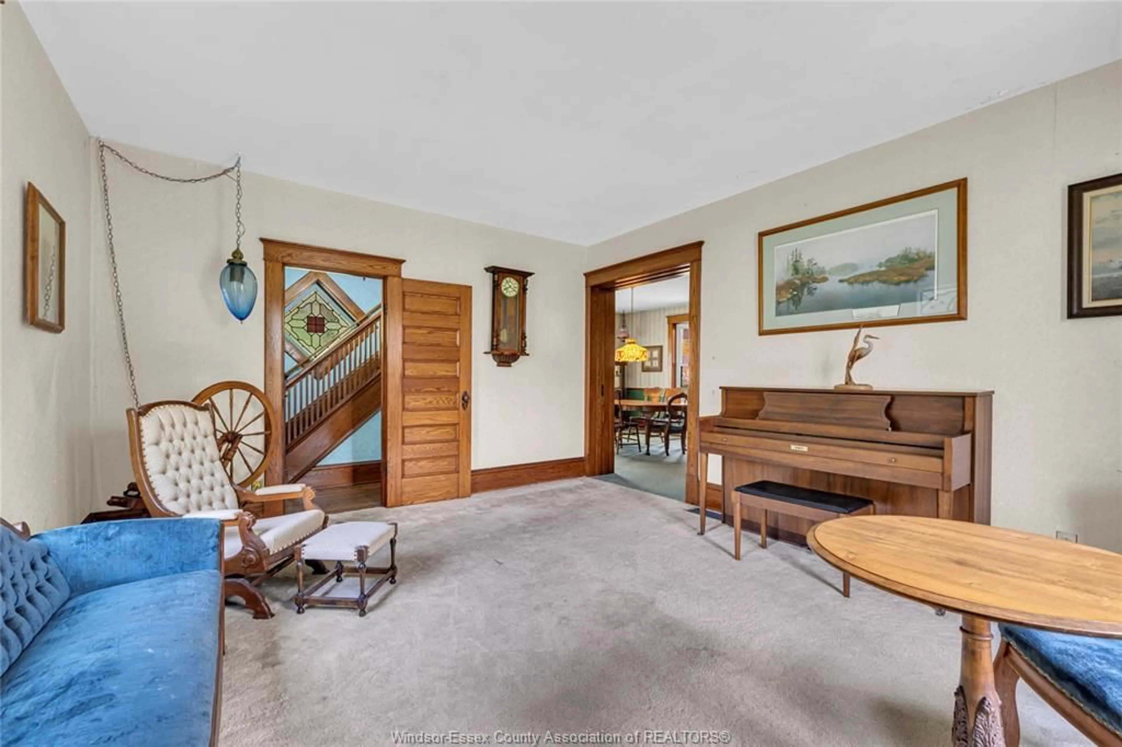 Indoor foyer for 11631 SOUTH TALBOT Rd, Tecumseh Ontario N0R 1K0