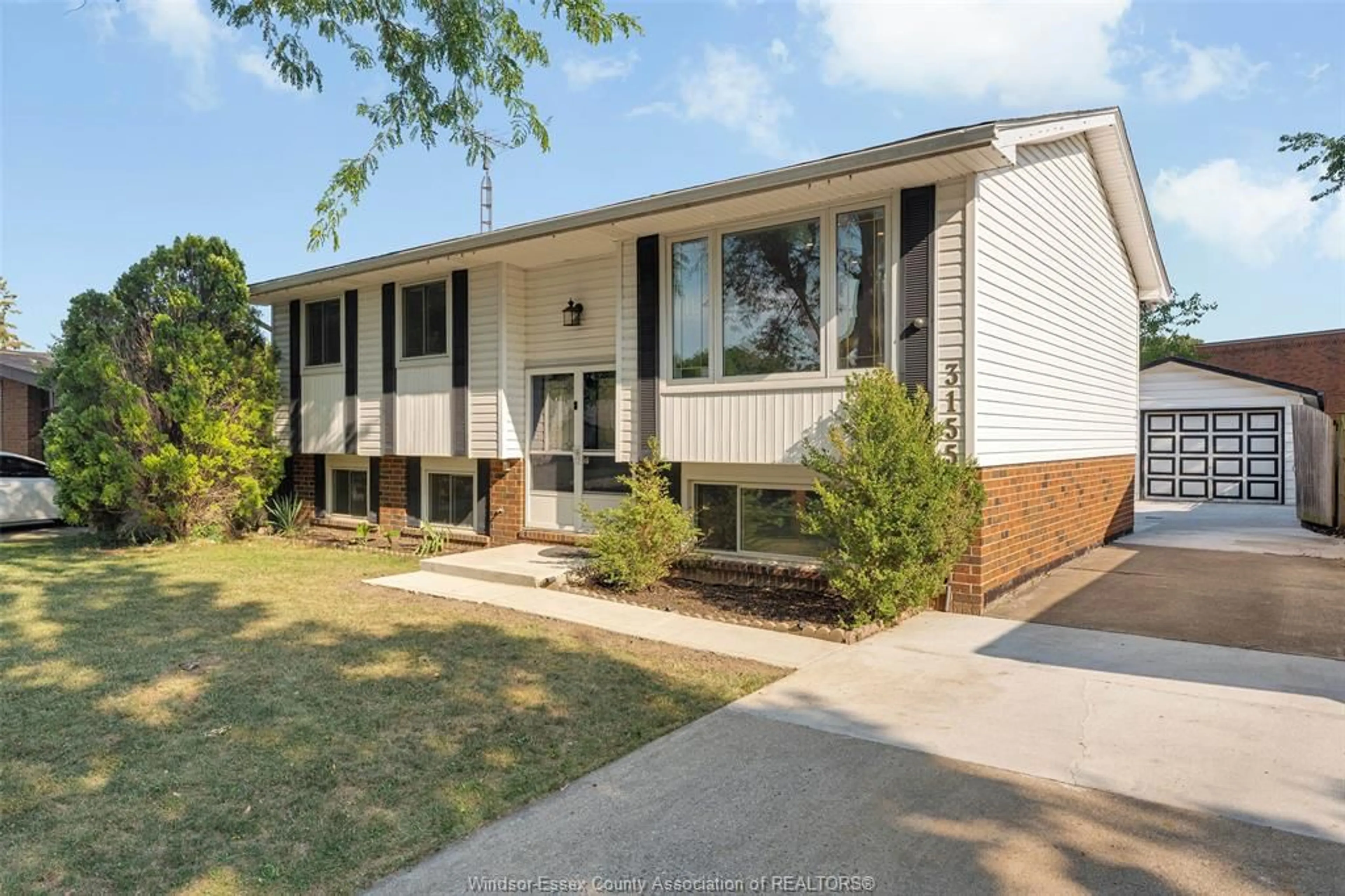 Home with brick exterior material, street for 3155 REGIS, Windsor Ontario N8R 1T7