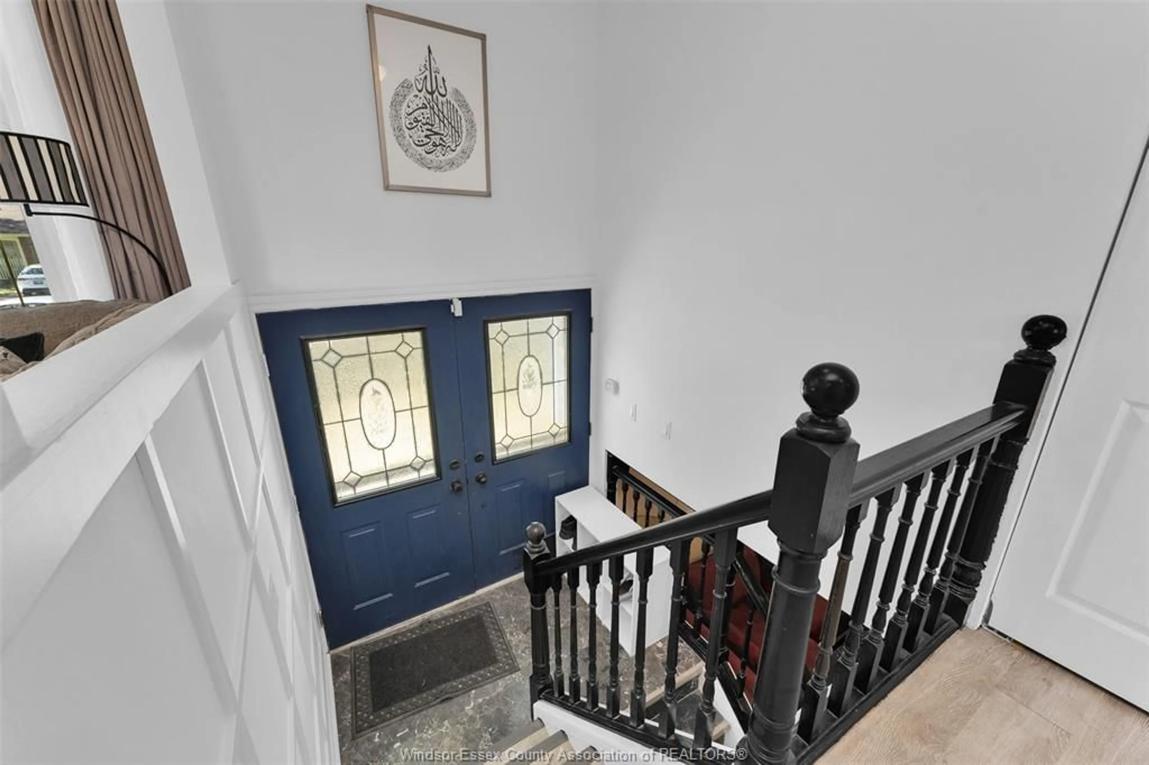 Indoor foyer for 3155 REGIS, Windsor Ontario N8R 1T7