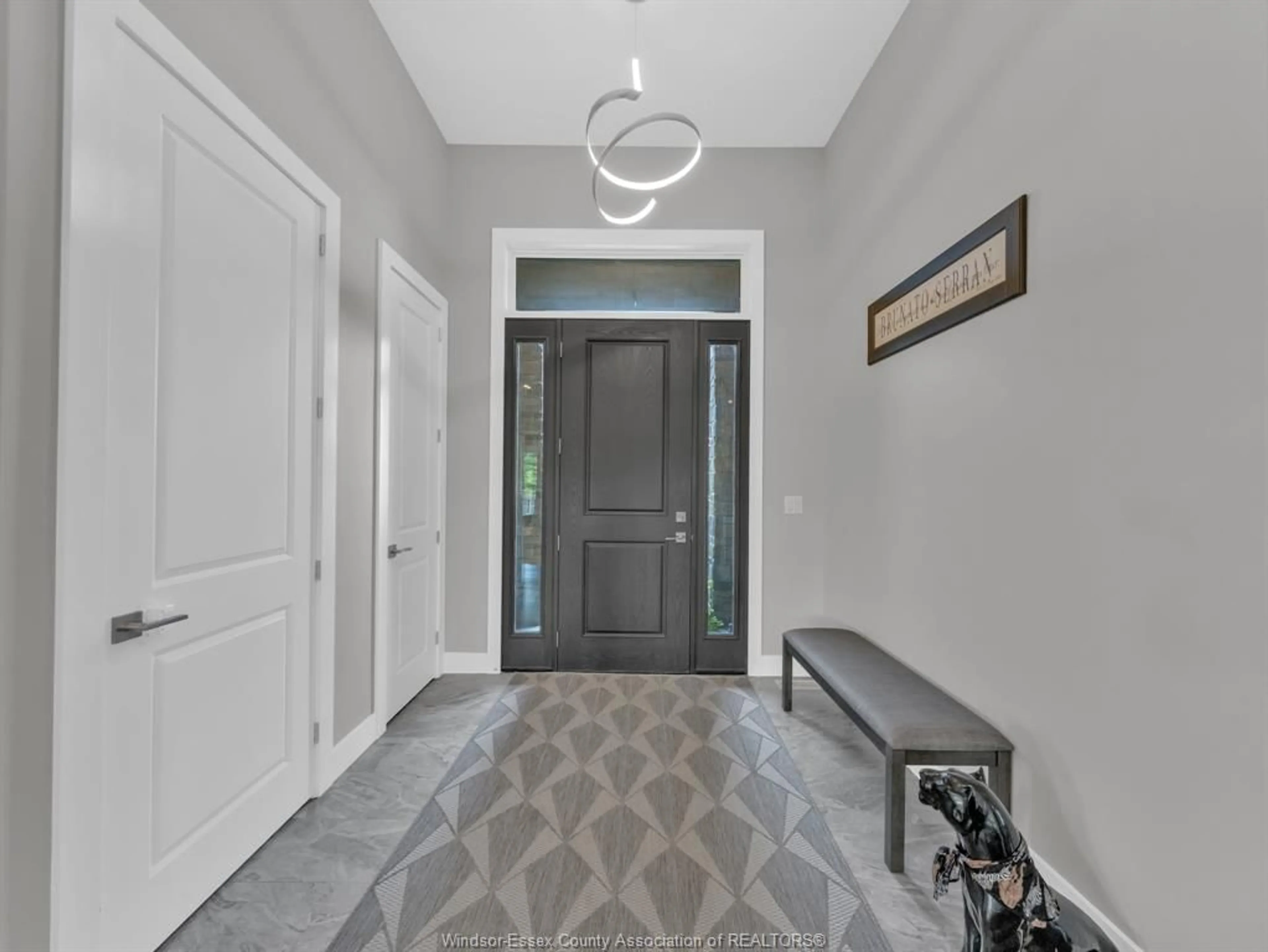 Indoor entryway for 2 OLIVE Dr, Leamington Ontario N8E 0E7