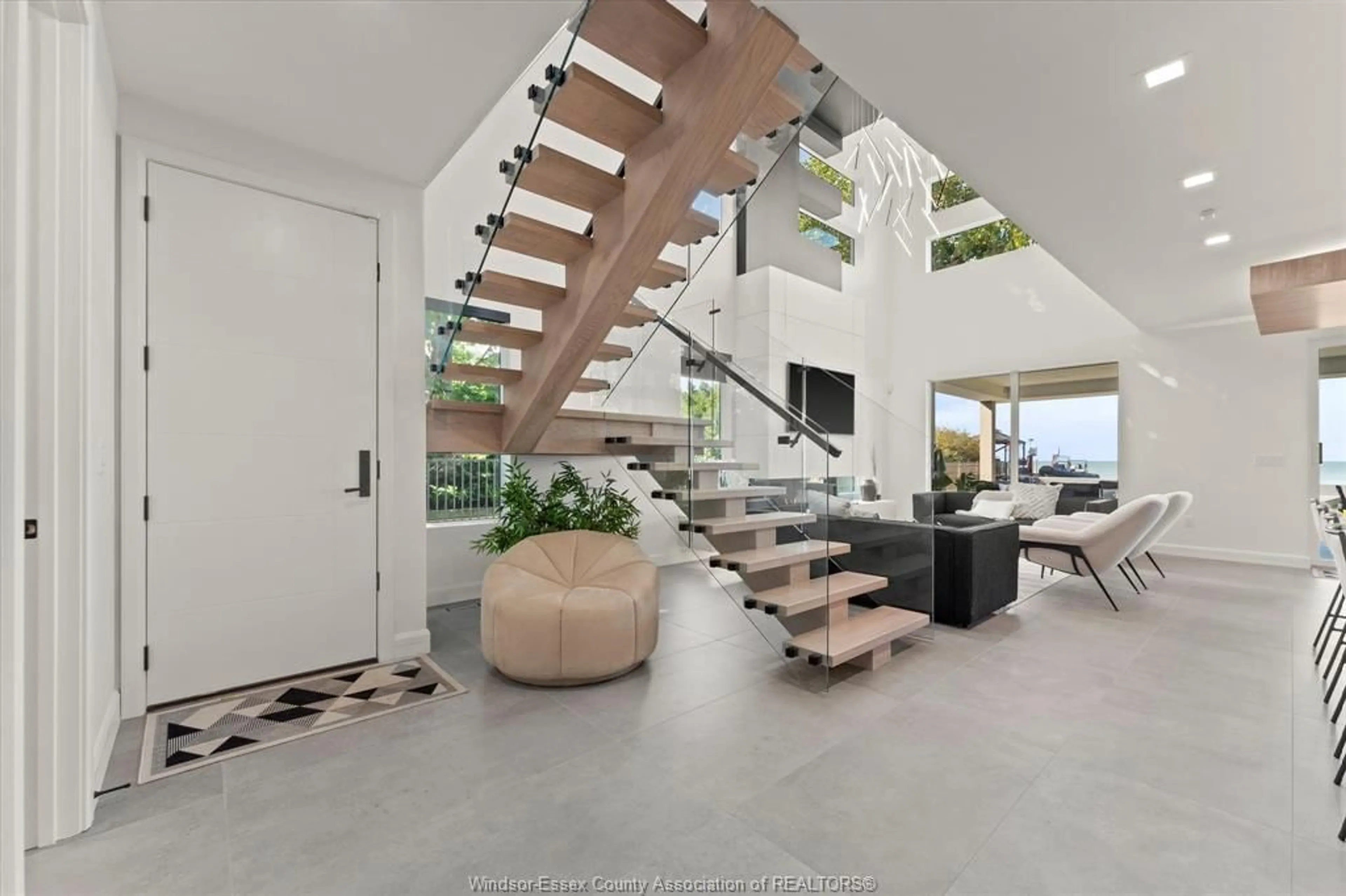 Stairs for 754 OLD TECUMSEH Rd, Lakeshore Ontario N0R 1A0