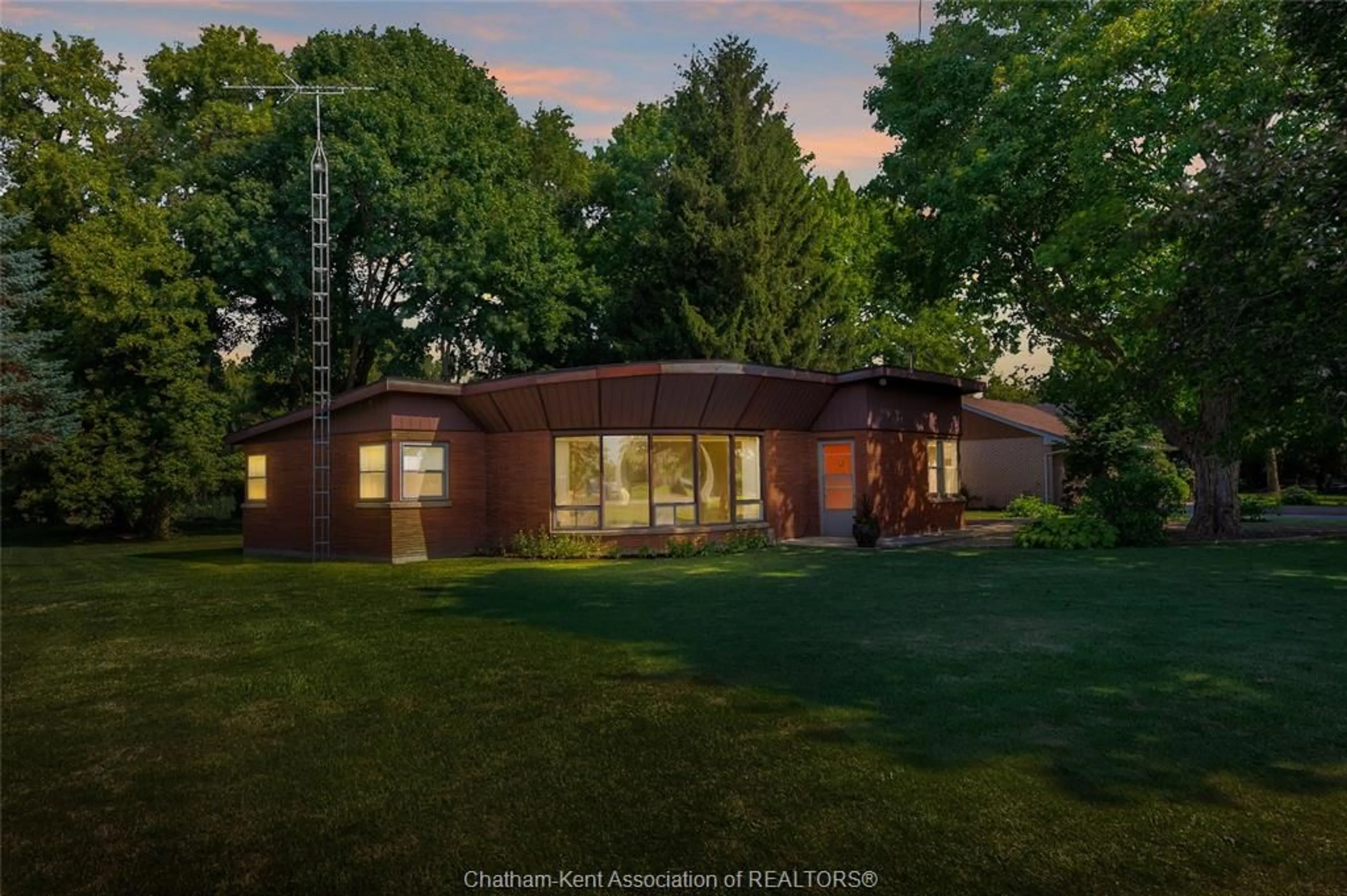 Home with brick exterior material, unknown for 6959 RIVERVIEW Line, Chatham Ontario N7M 5T1