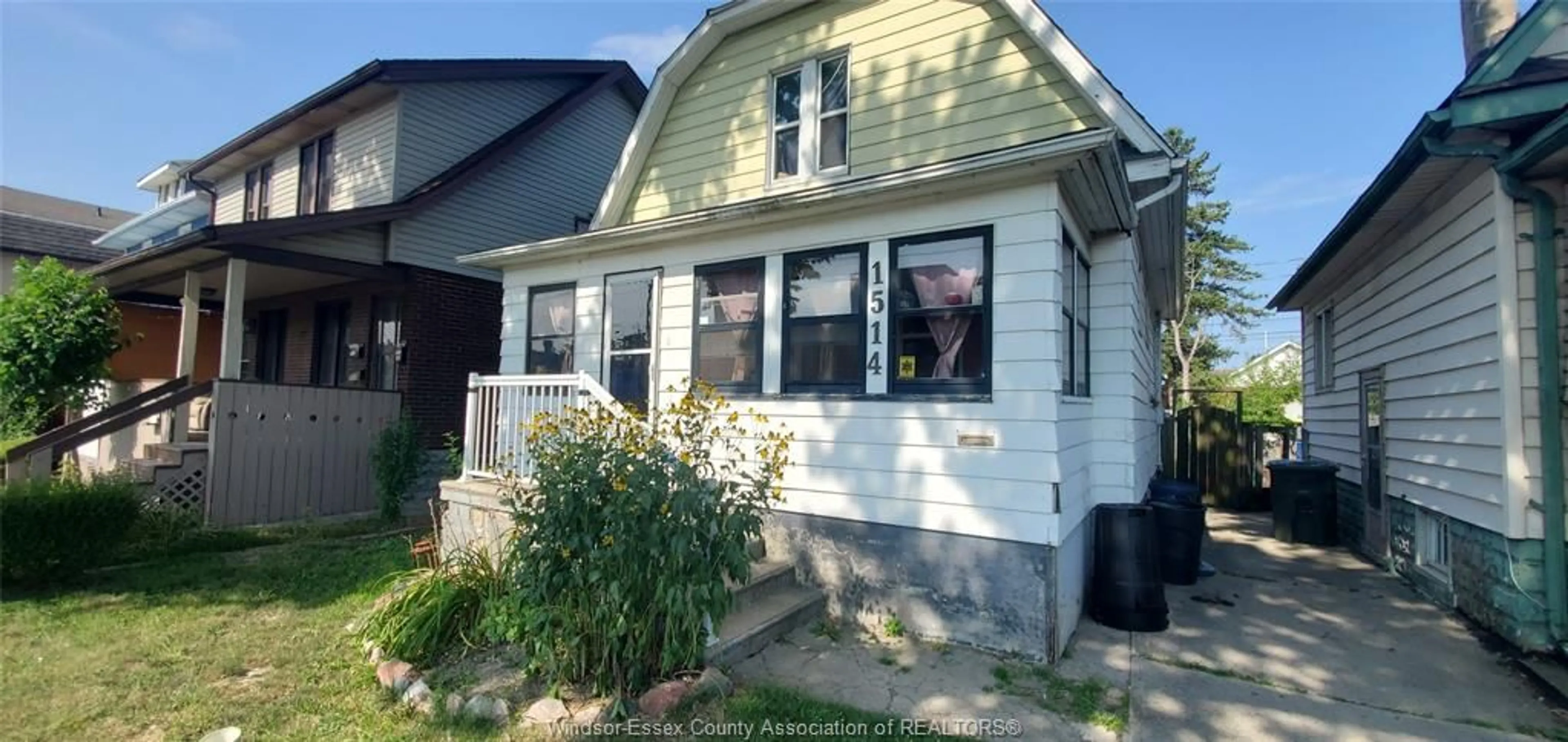 Home with vinyl exterior material, street for 1514 HOWARD Ave, Windsor Ontario N8X 3T4