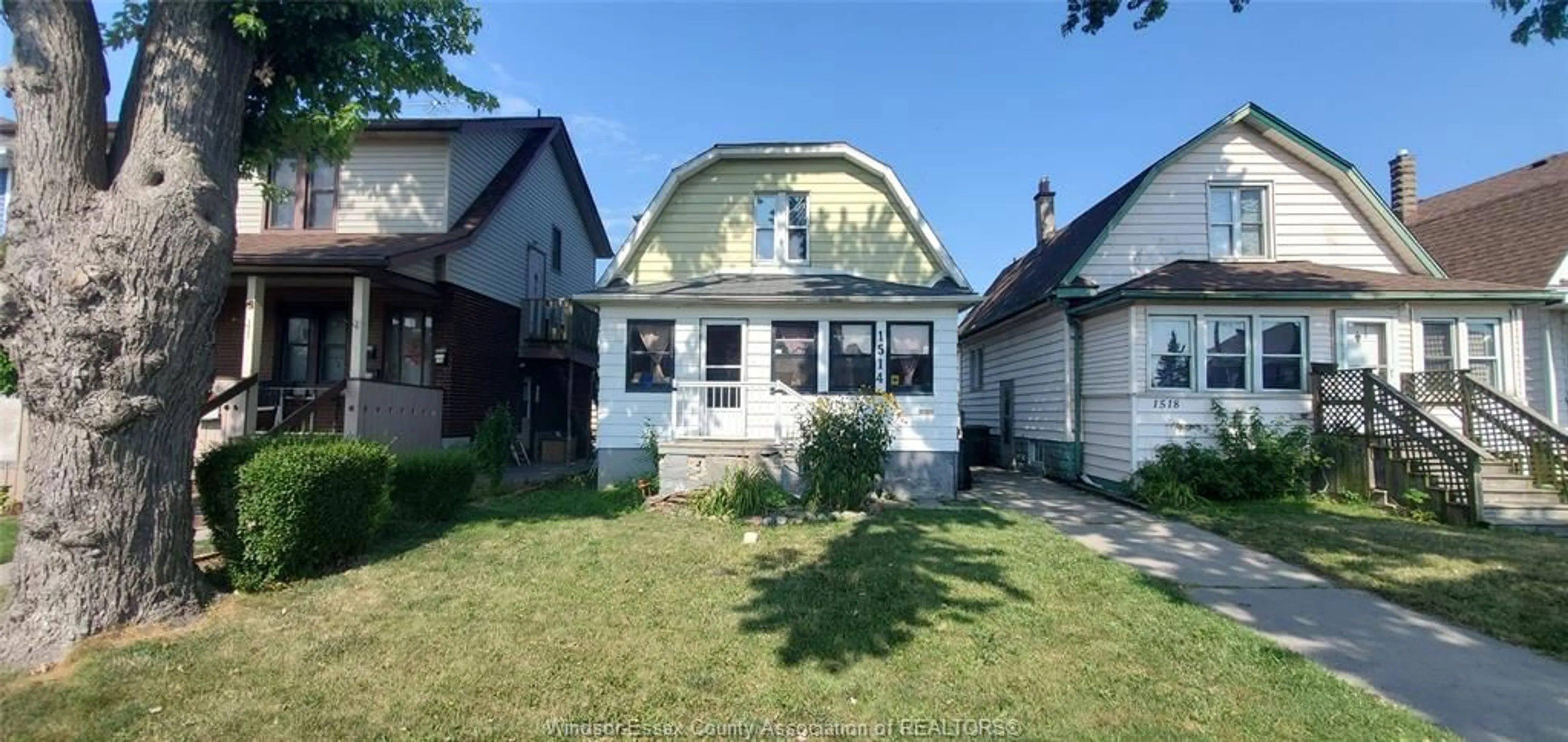 Home with vinyl exterior material, street for 1514 HOWARD Ave, Windsor Ontario N8X 3T4