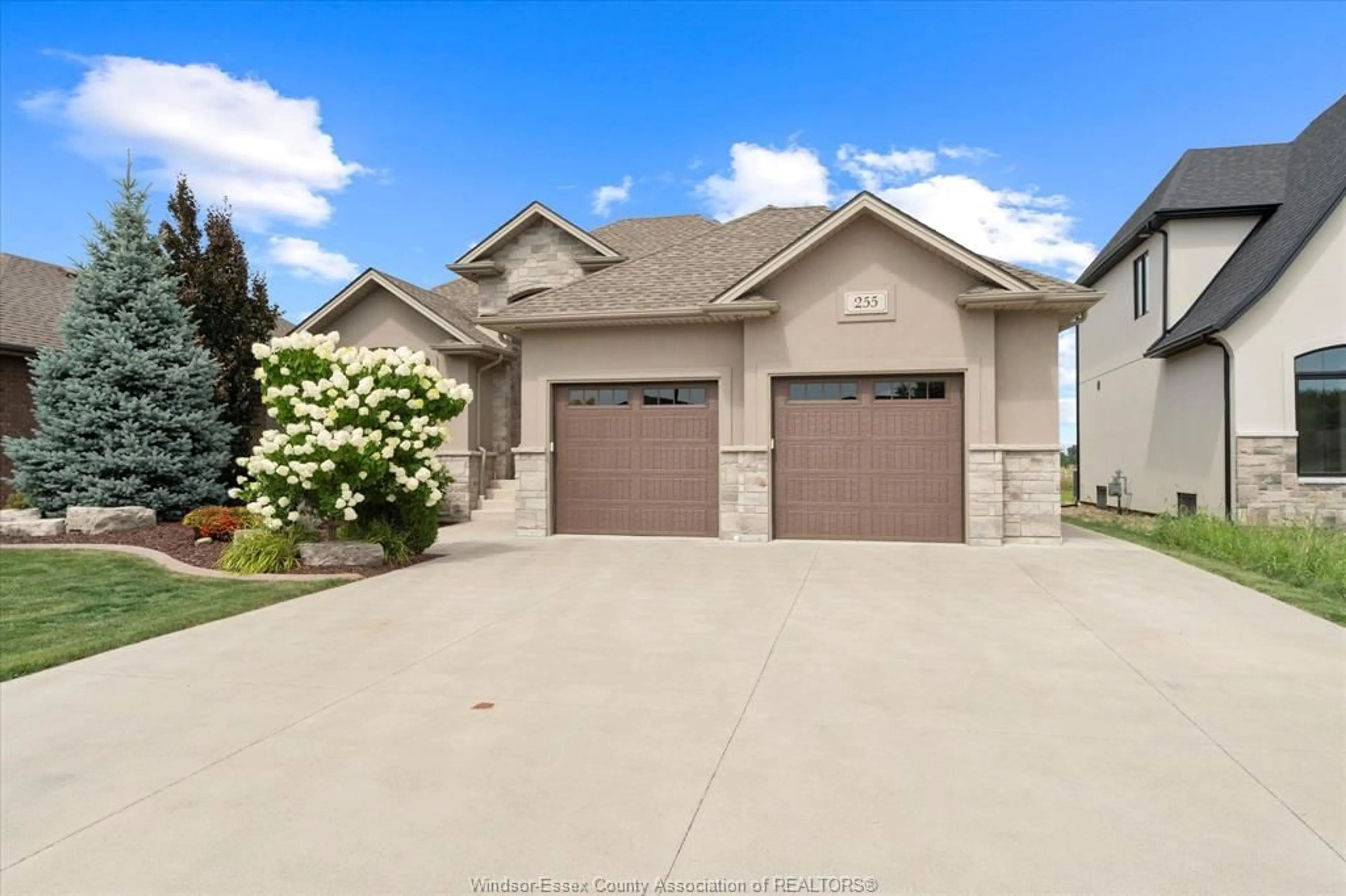Indoor garage for 255 Joan Flood Drive, Essex Ontario N8M 0C6