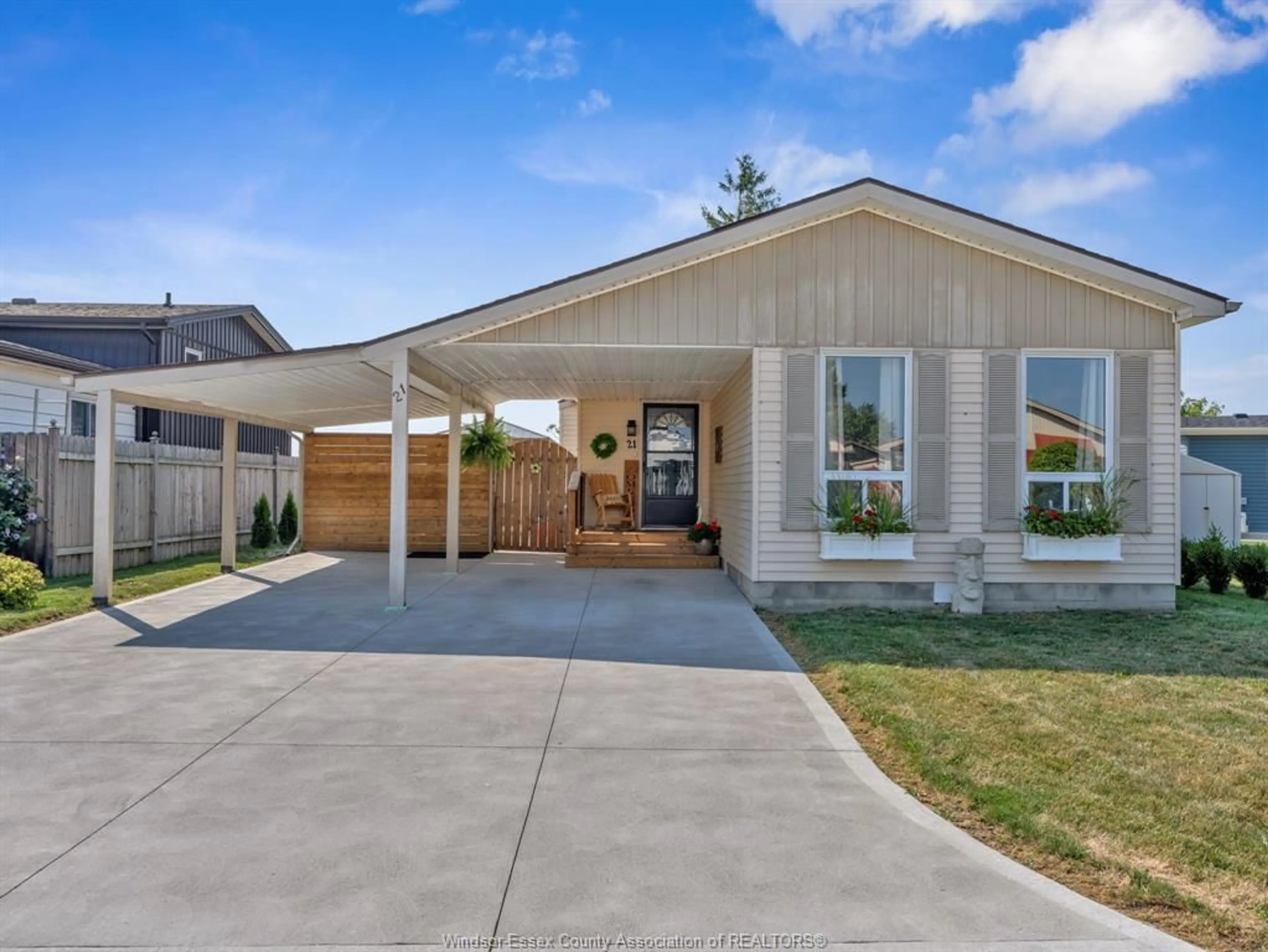 Home with brick exterior material, street for 21 WILLOW, McGregor Ontario N0R 1J0