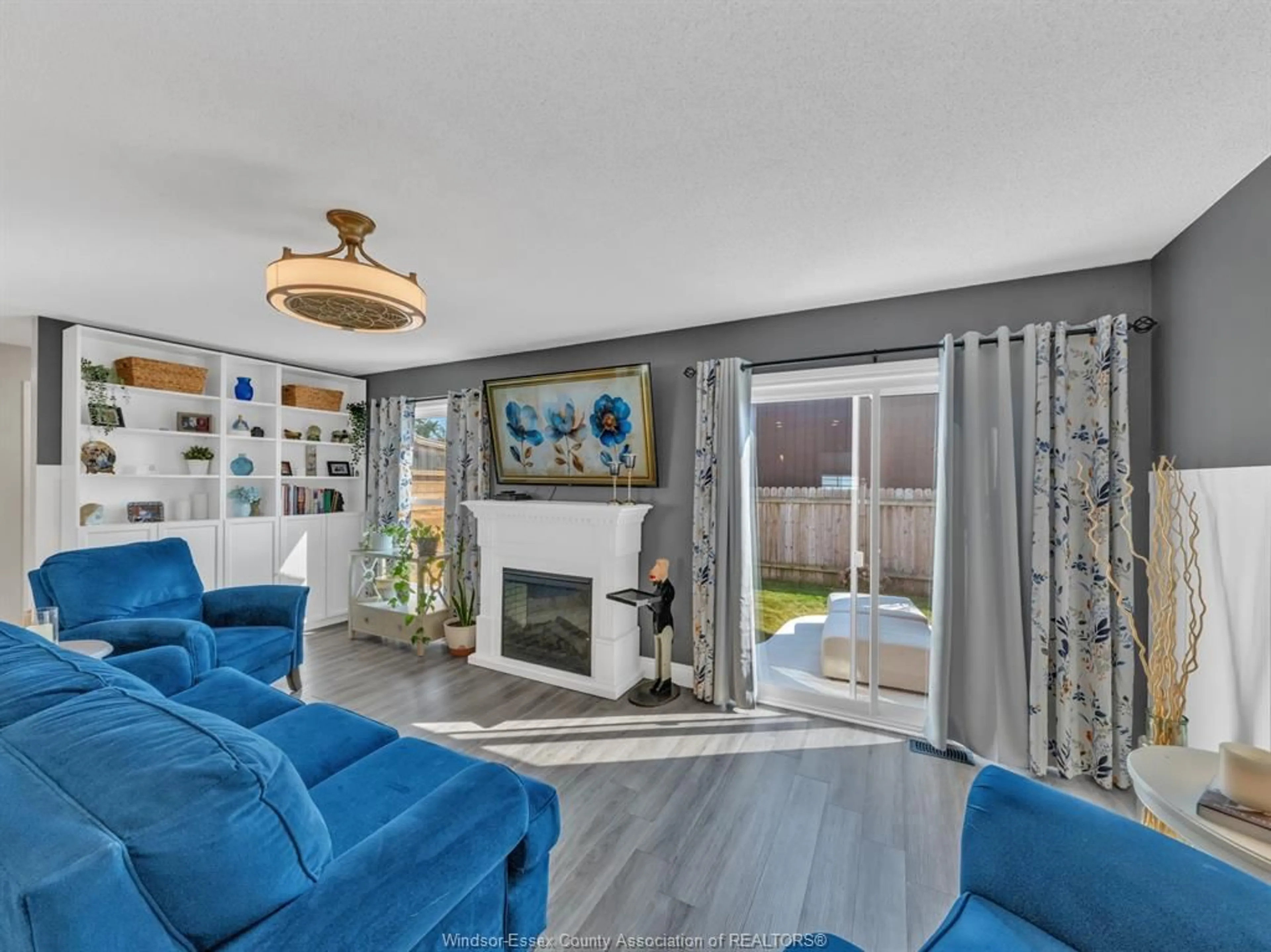 Living room with furniture, unknown for 21 WILLOW, McGregor Ontario N0R 1J0