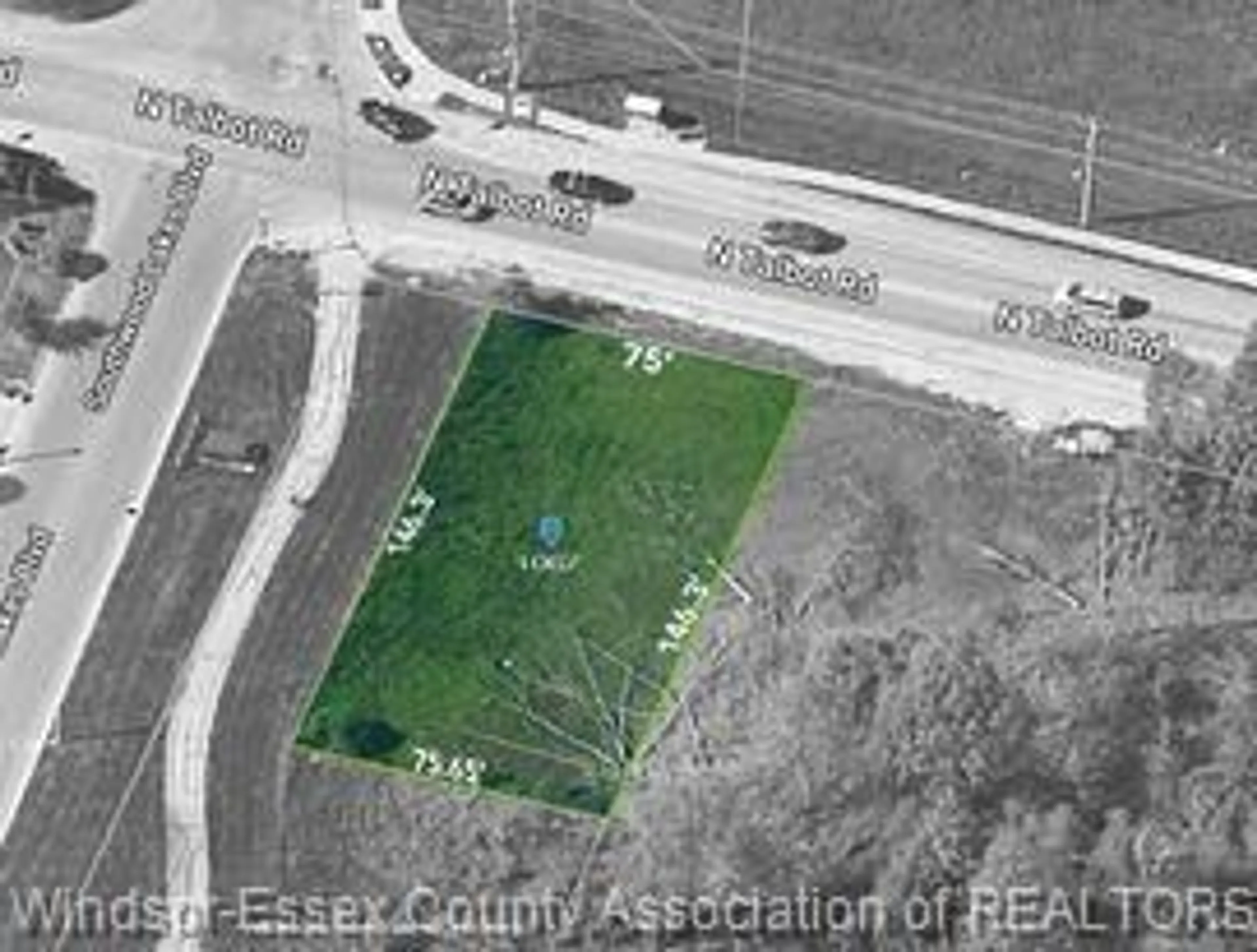 A pic from outside/outdoor area/front of a property/back of a property/a pic from drone, street for 1067 NORTH TALBOT, Windsor Ontario N9G 1M8