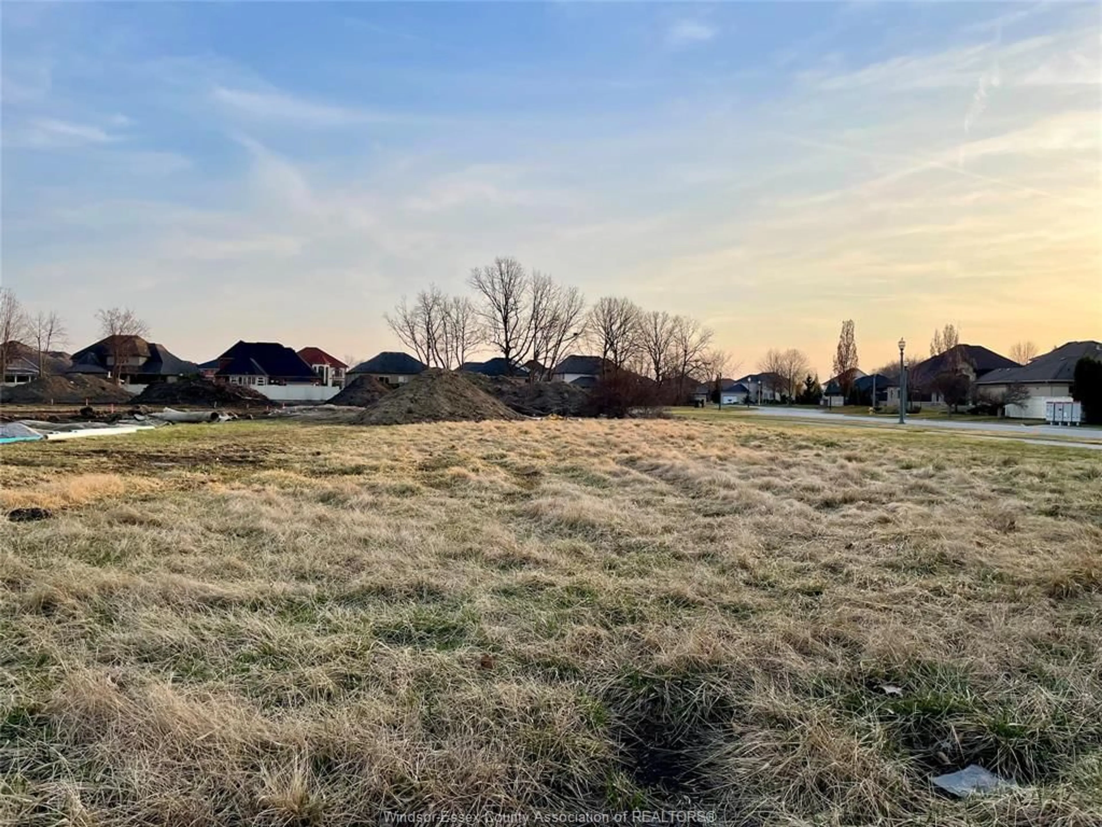 A pic from outside/outdoor area/front of a property/back of a property/a pic from drone, unknown for 1067 NORTH TALBOT, Windsor Ontario N9G 1M8