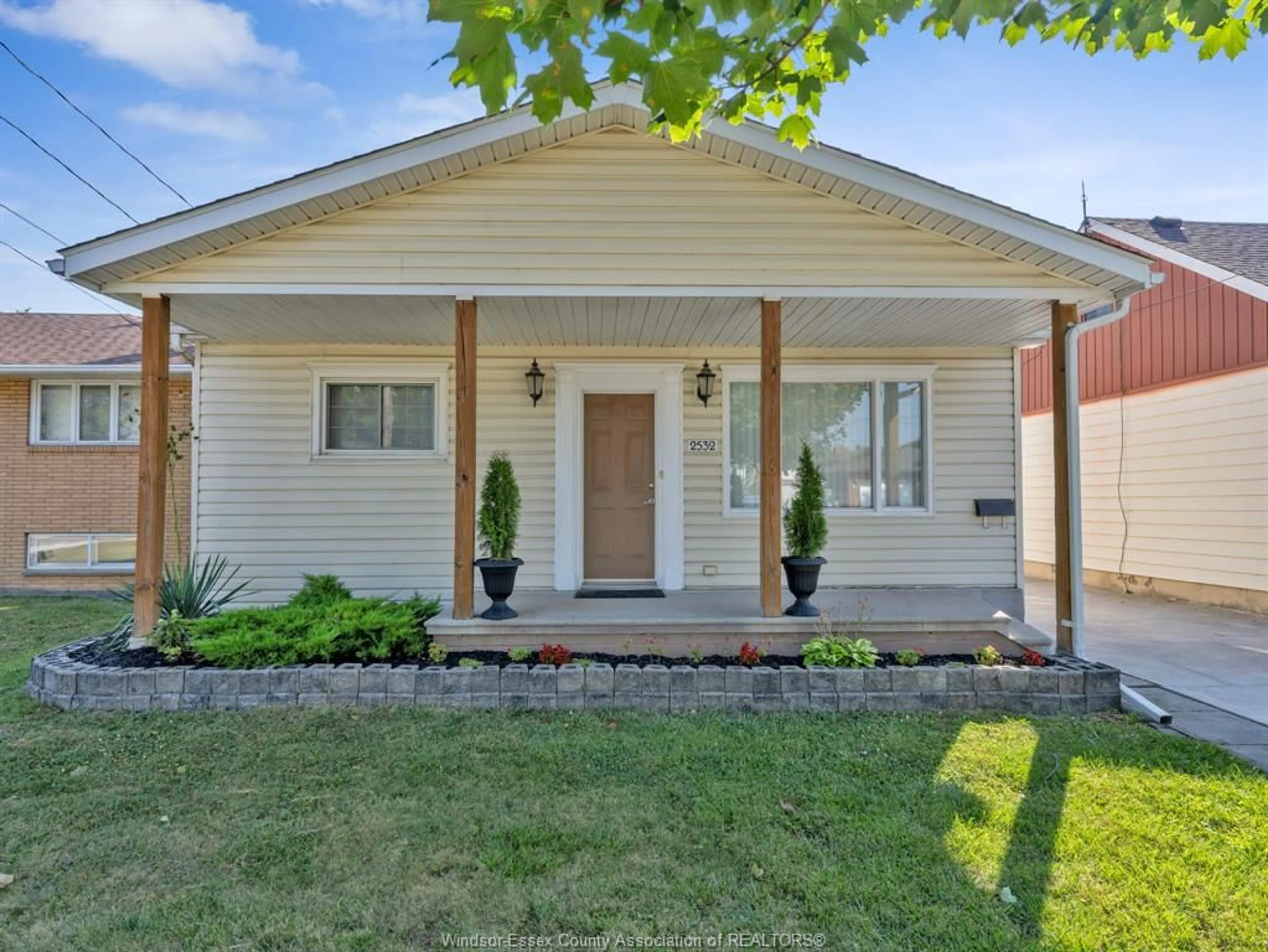 Unknown for 2532 Jos St Louis Ave, Windsor Ontario N8T 2M5