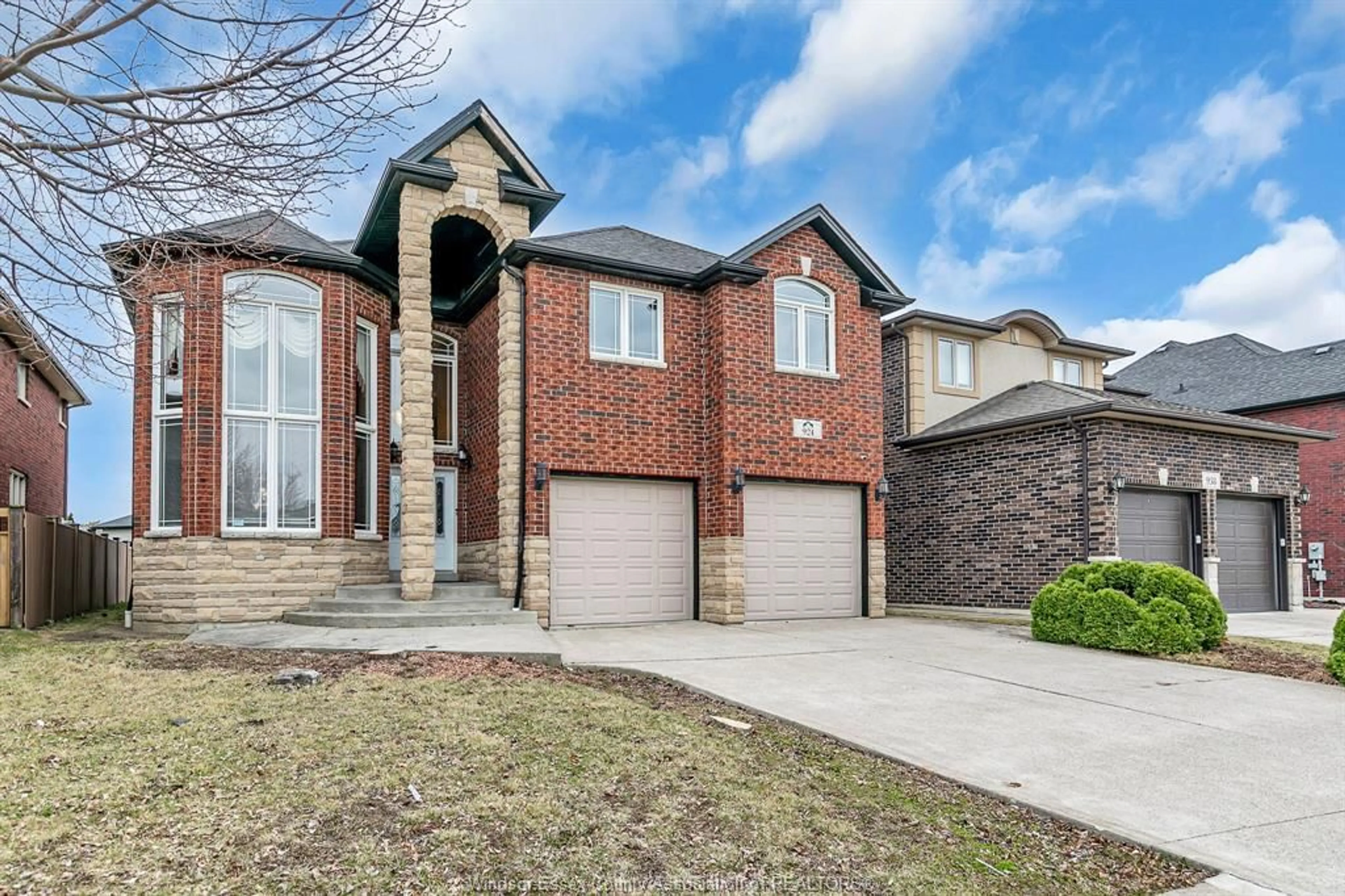 Home with brick exterior material, street for 924 MASSIMO, Windsor Ontario N9G 3C6