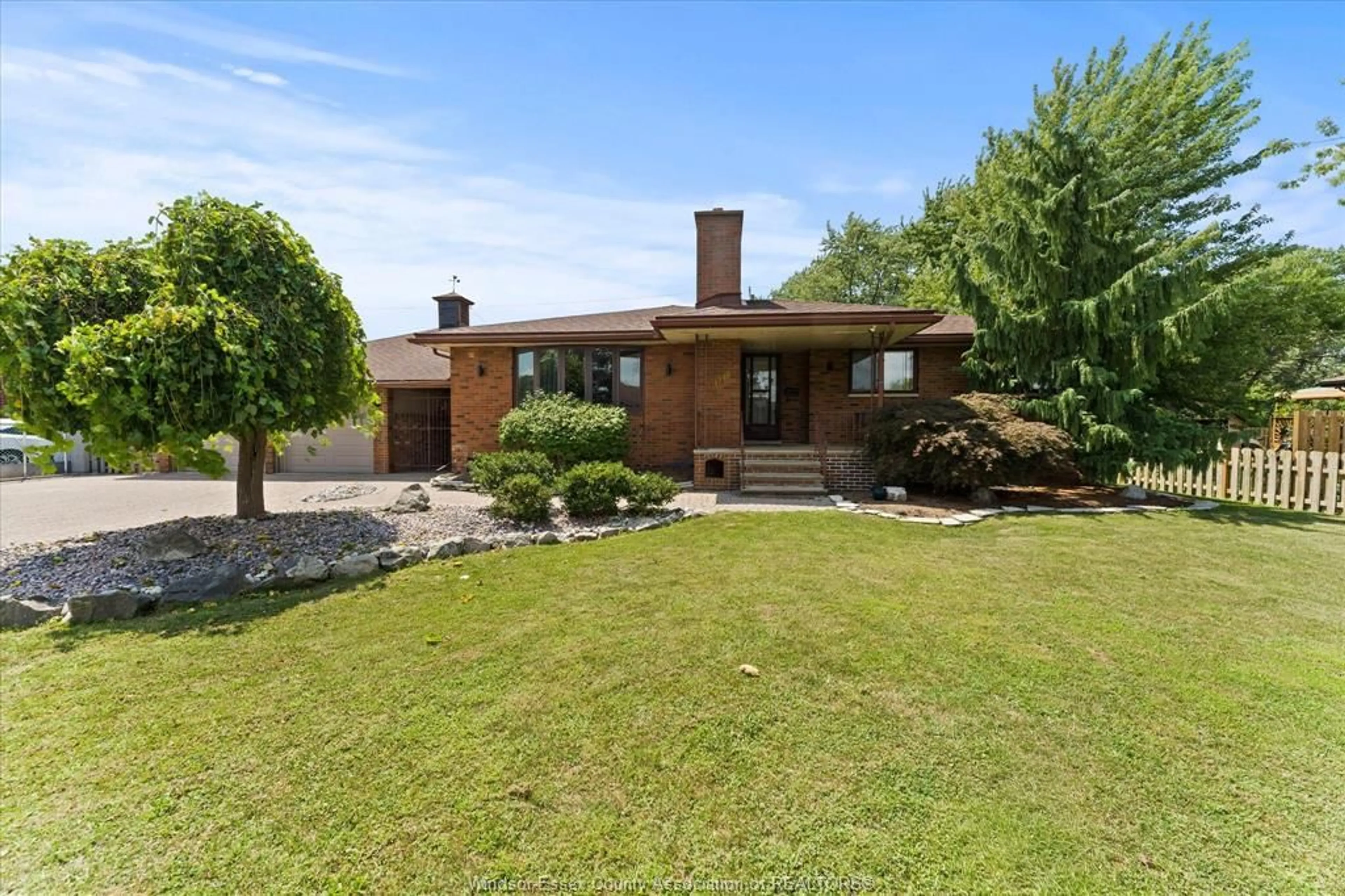 Unknown for 1745 RANDOLPH, Windsor Ontario N9B 2V9
